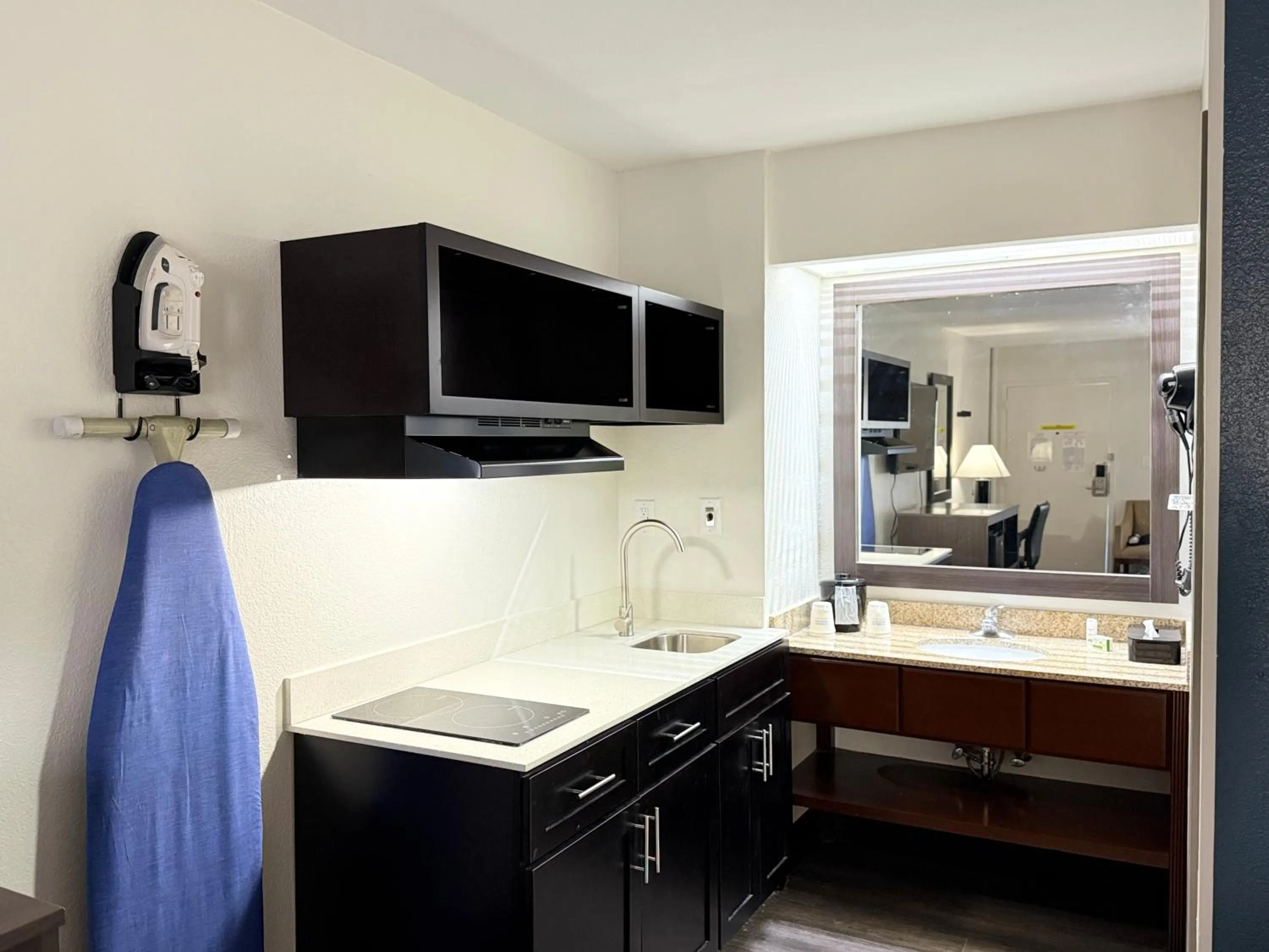 Kitchen or kitchenette in Baymont by Wyndham Tallahassee