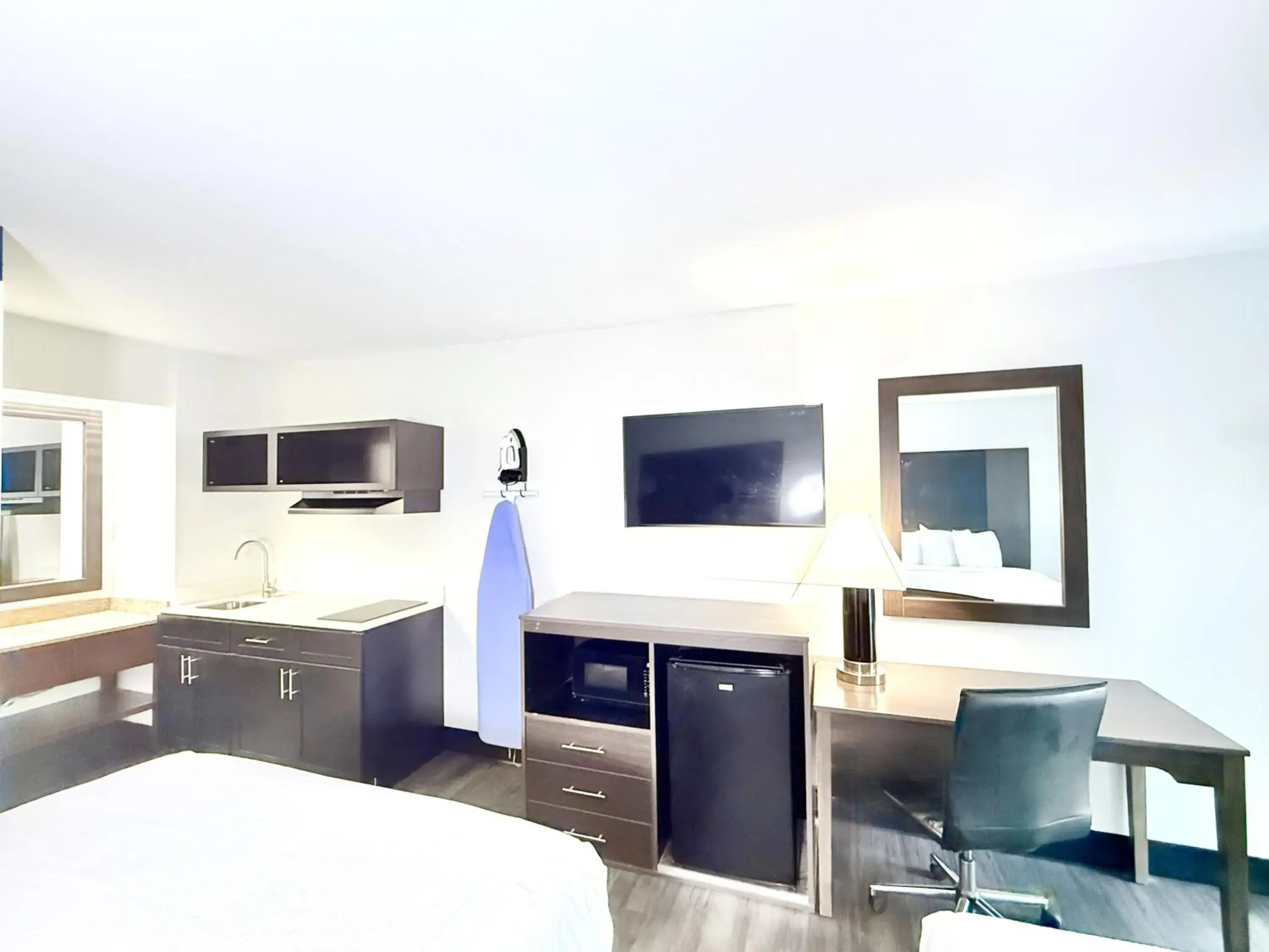 Bedroom, Bed in Baymont by Wyndham Tallahassee Bedroom, Bed in Baymont by Wyndham Tallahassee