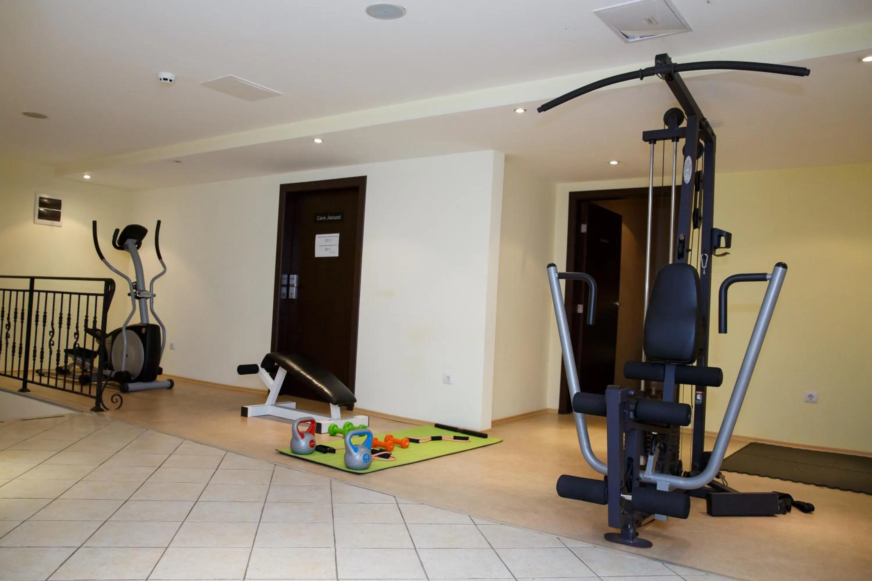 Sunrise Park Complex - Free Wellness