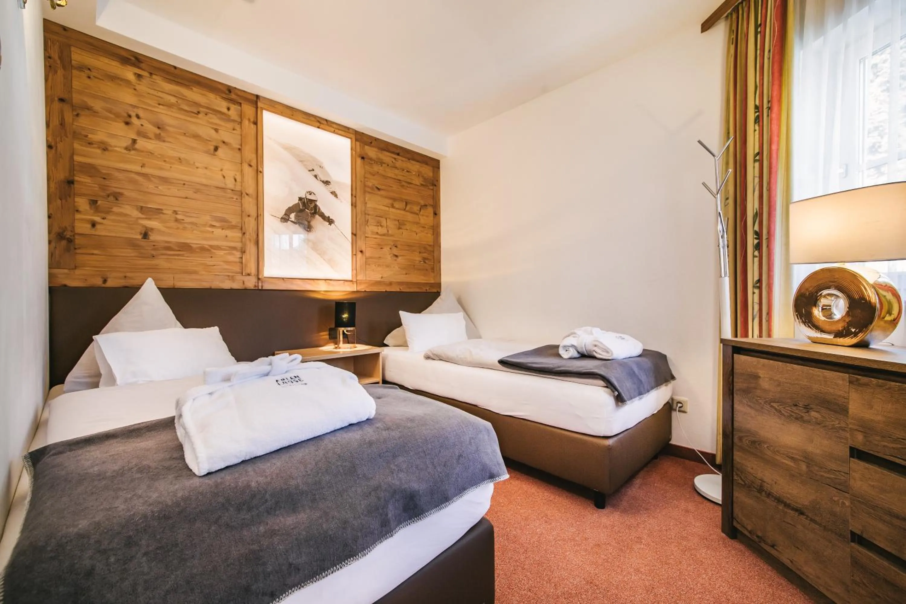 Photo of the whole room, Bed in Arlen Lodge Hotel-Garni