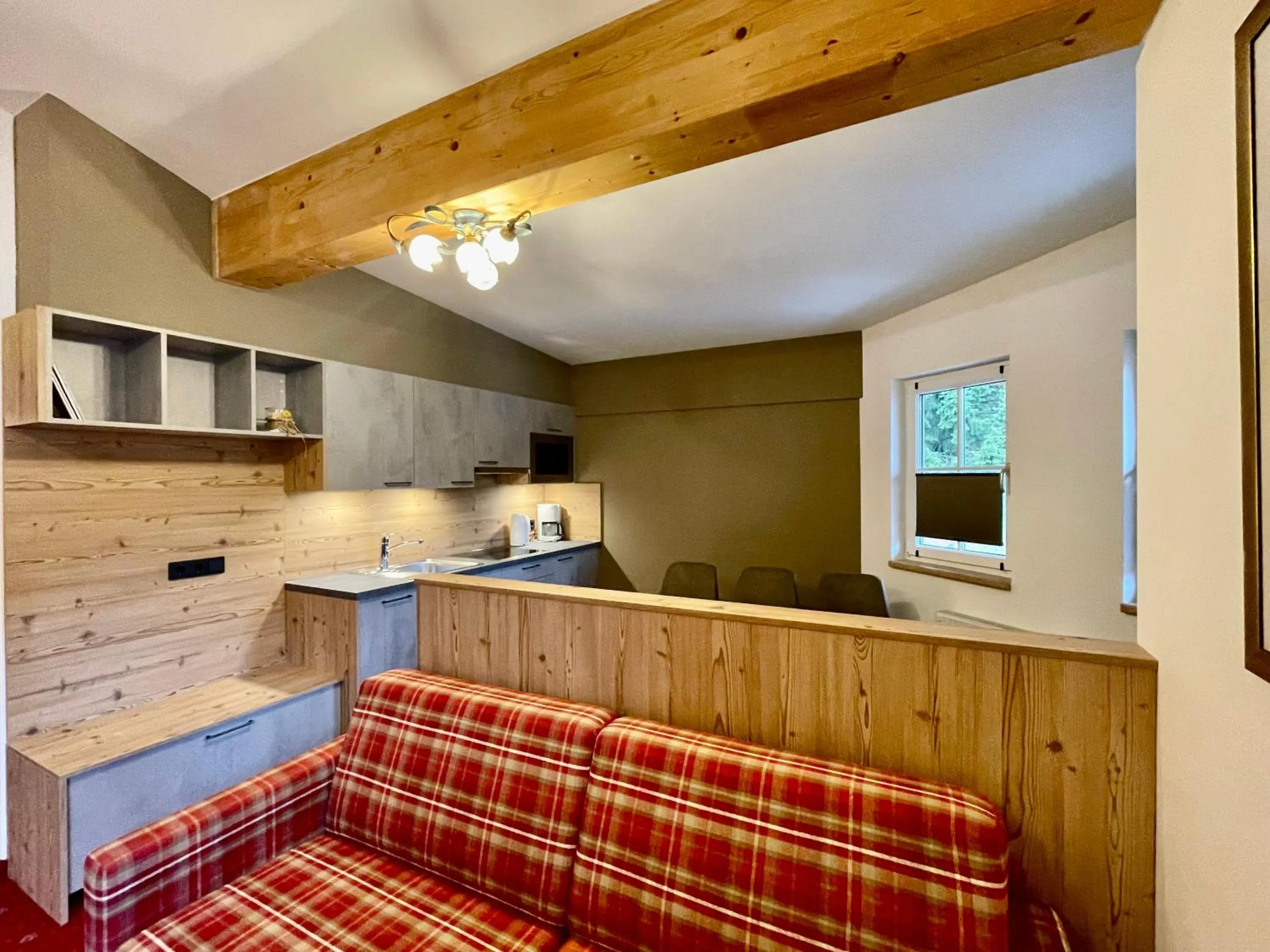 Kitchen or kitchenette in Arlen Lodge Hotel-Garni