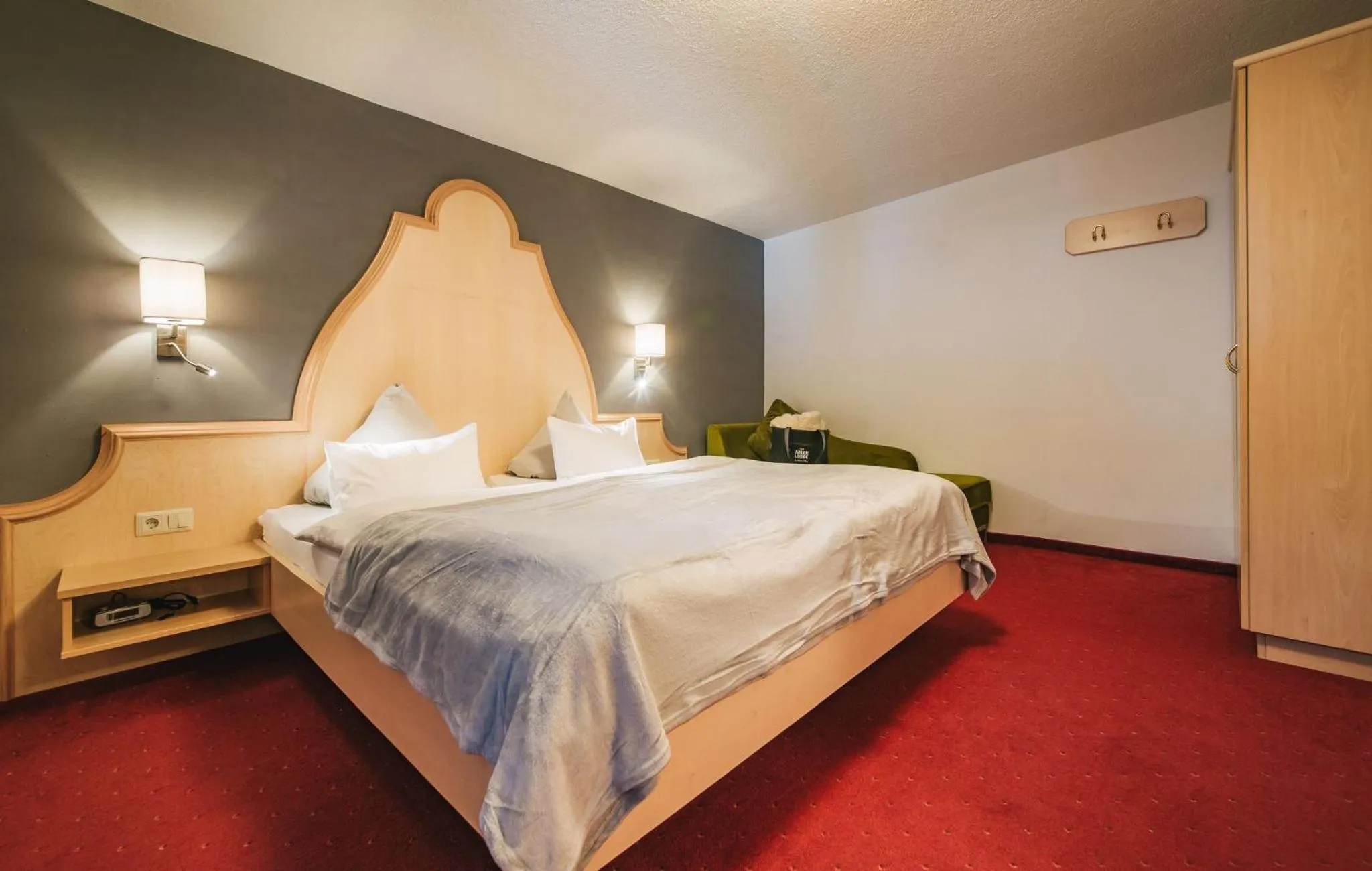 Bedroom, Bed in Arlen Lodge Hotel-Garni