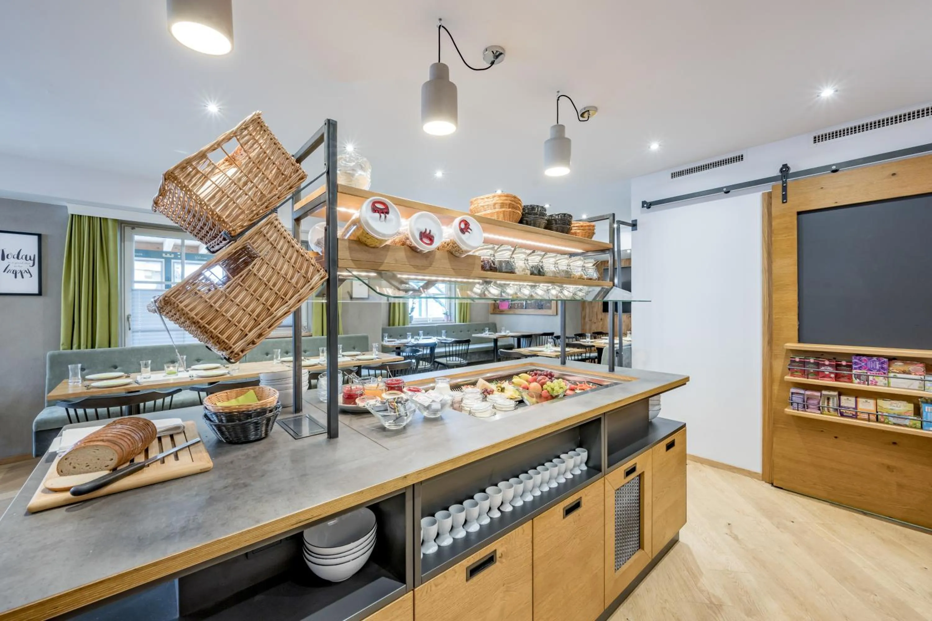 Buffet breakfast in Arlen Lodge Hotel-Garni