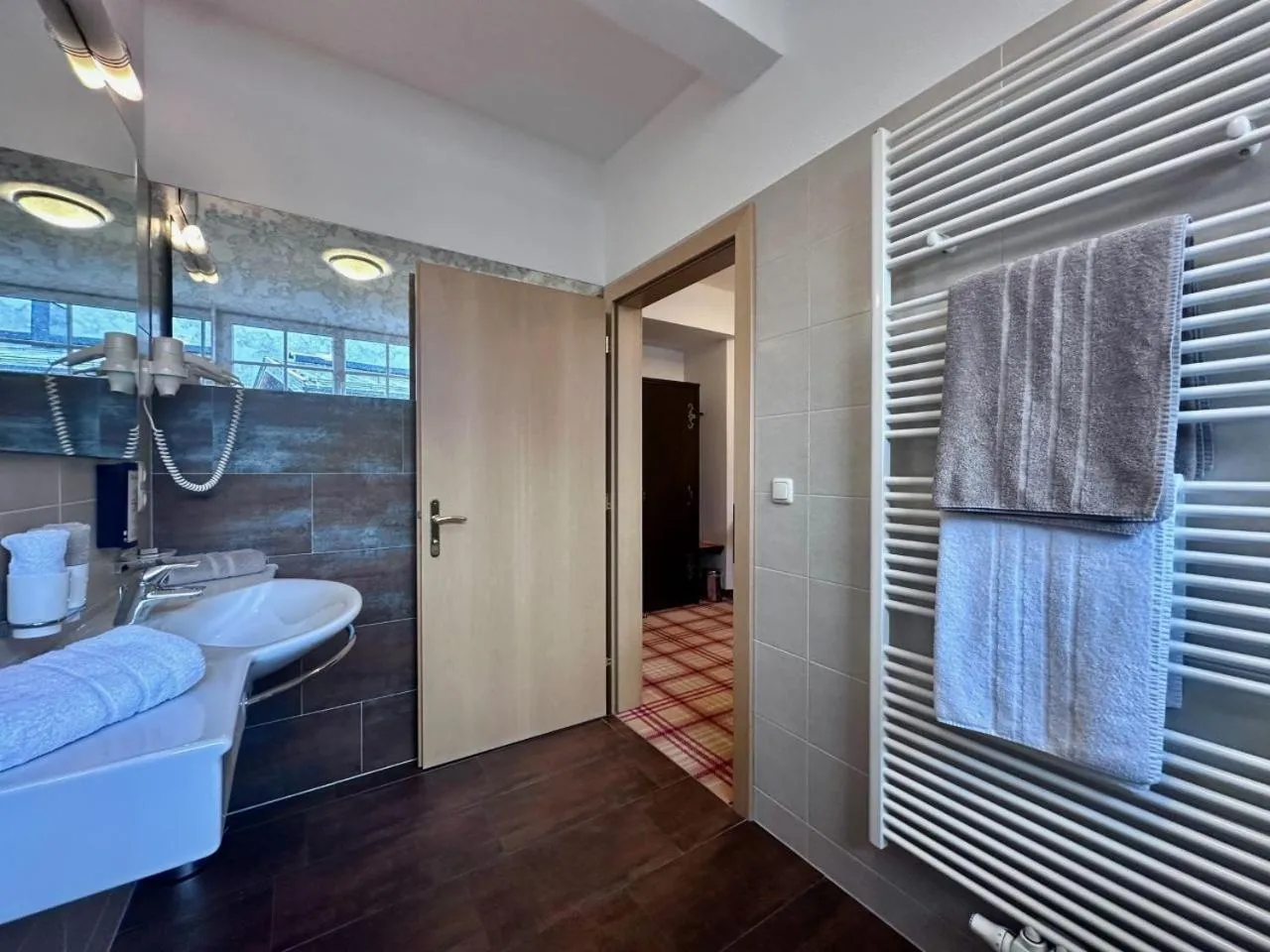 Bathroom in Arlen Lodge Hotel-Garni