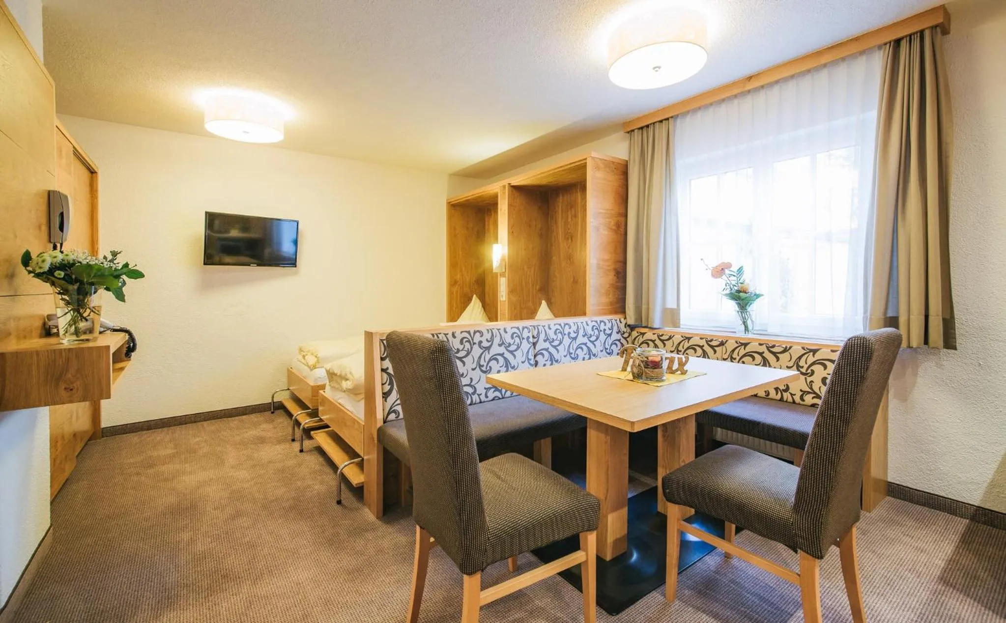 Living room in Arlen Lodge Hotel-Garni