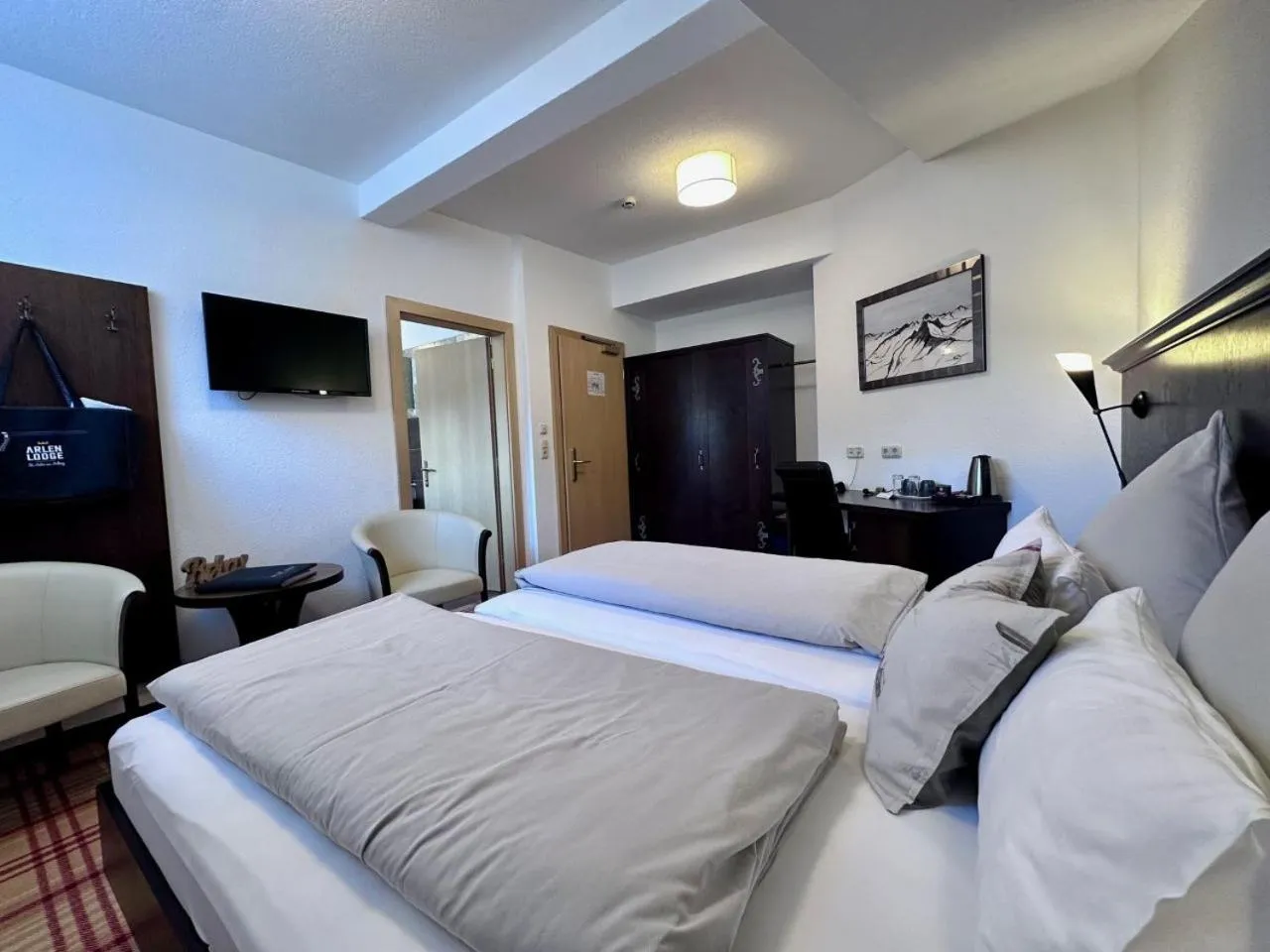 Bedroom, Bed in Arlen Lodge Hotel-Garni