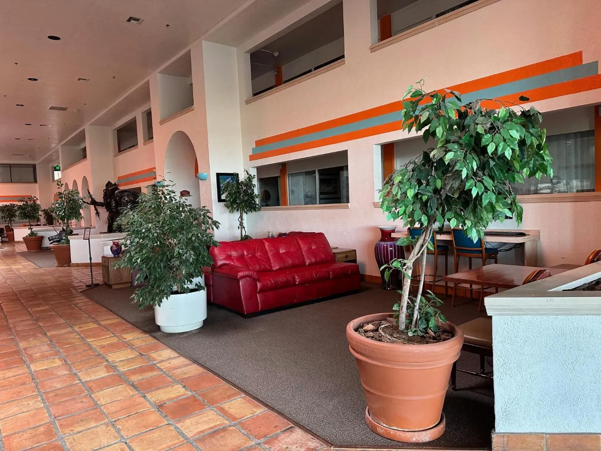 Property building in Howard Johnson by Wyndham Gallup Property building in Howard Johnson by Wyndham Gallup