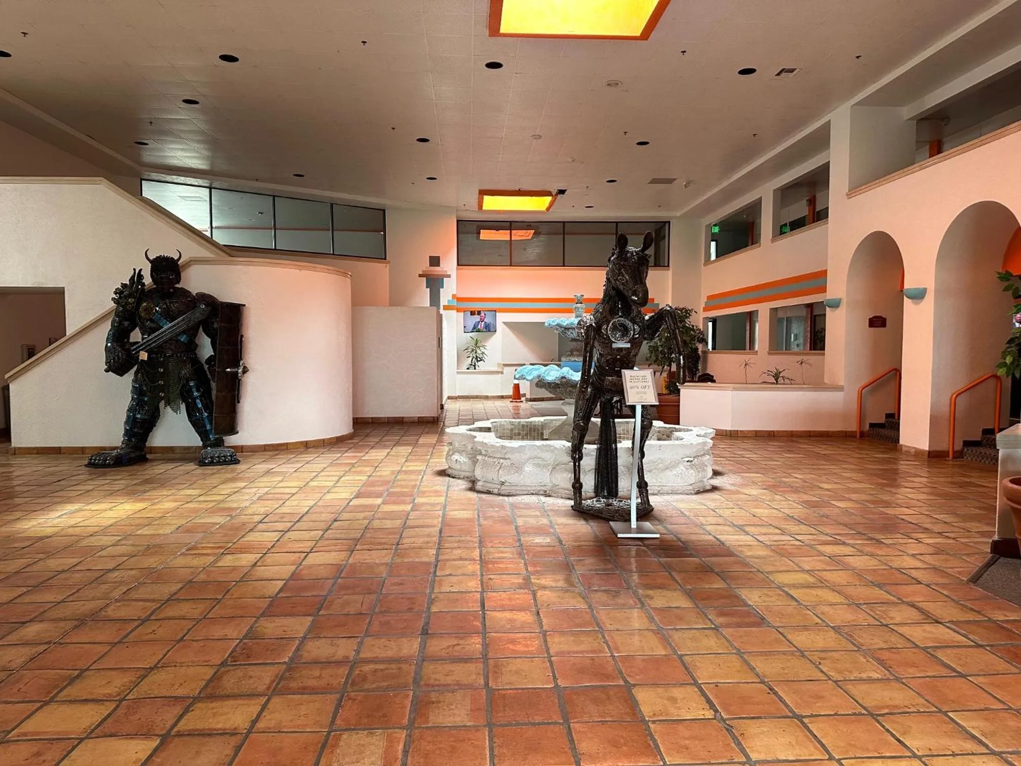 Property building in Howard Johnson by Wyndham Gallup