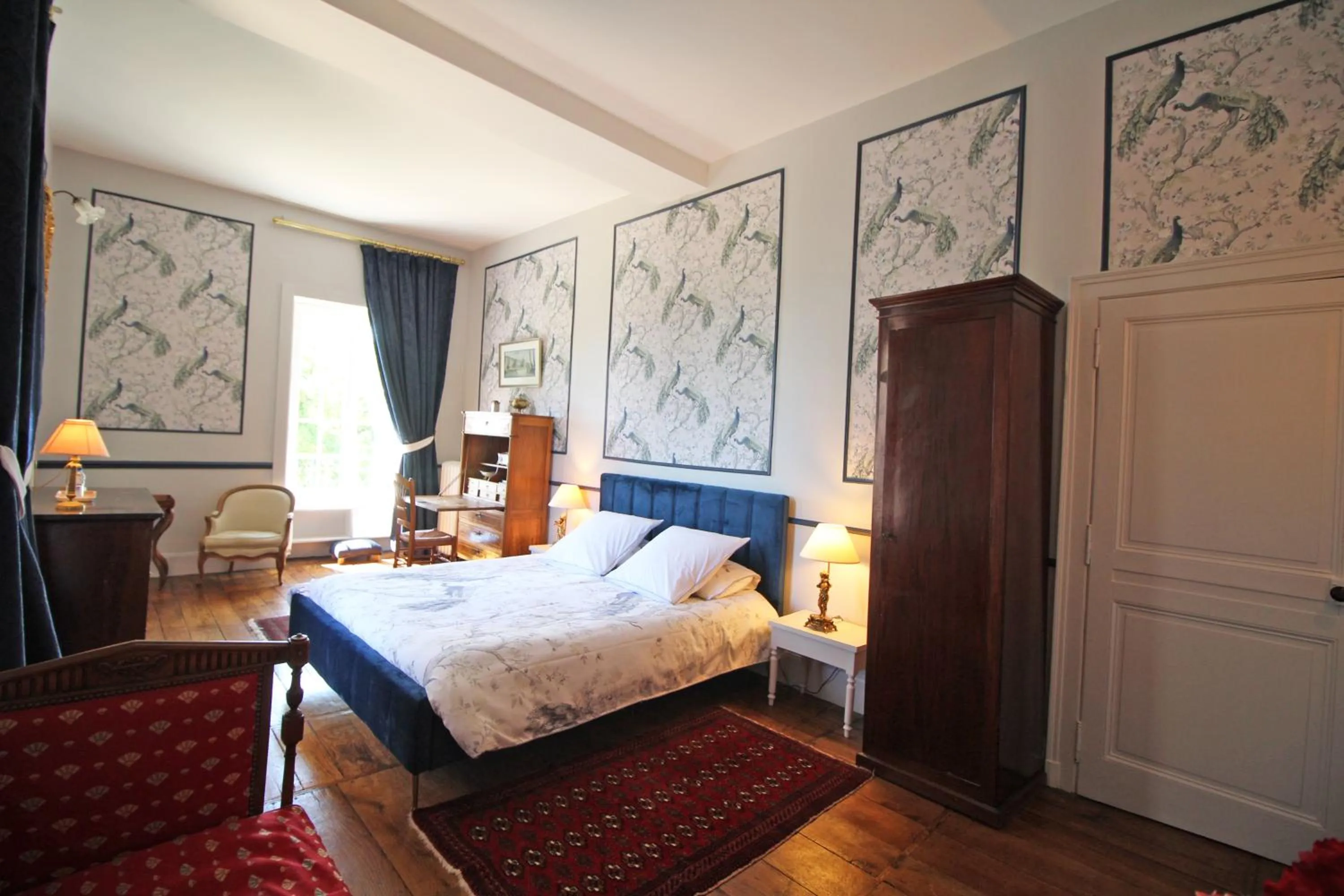 Photo of the whole room, Bed in Château de la Chabroulie