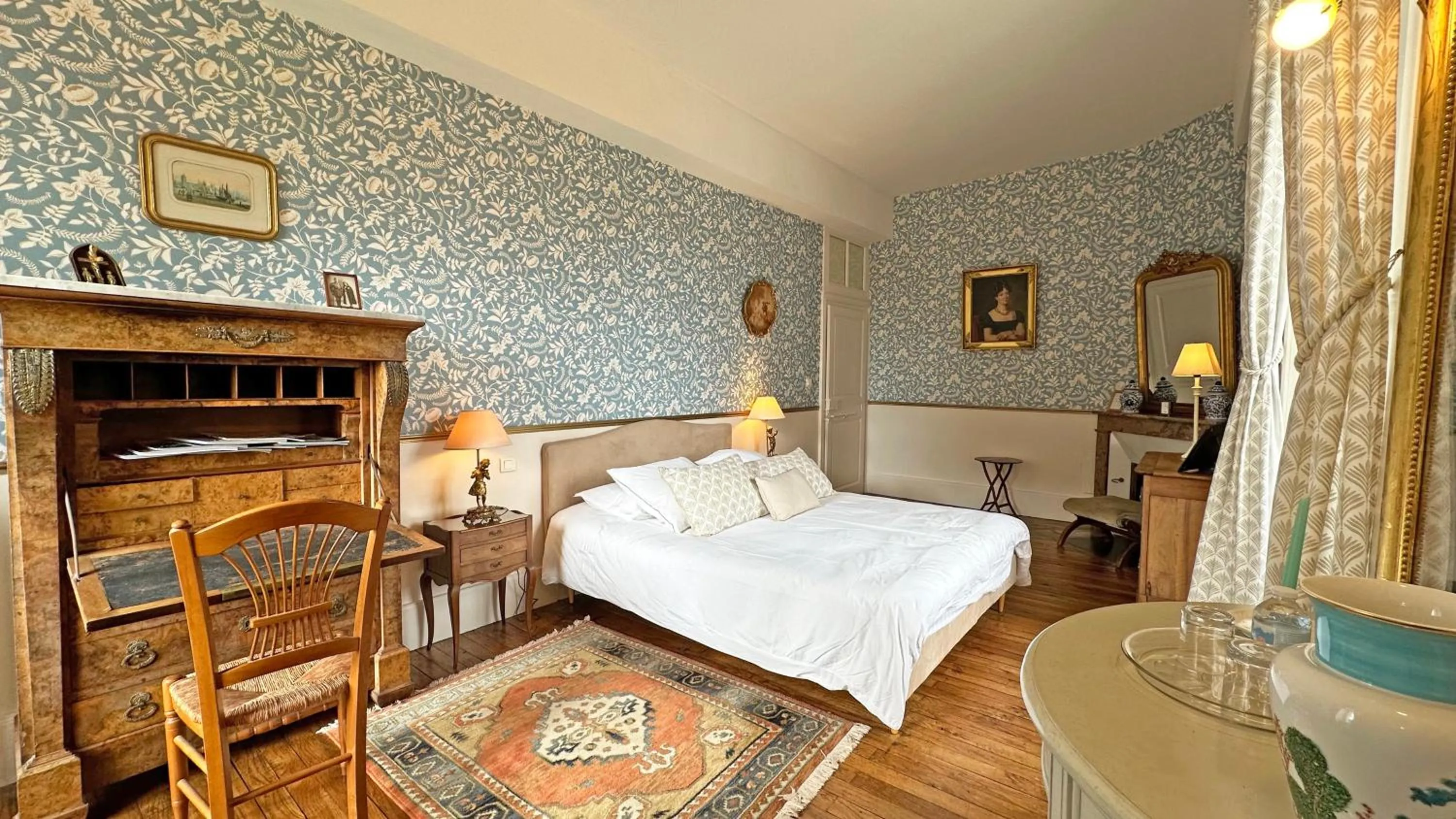 Bed in Château de la Chabroulie