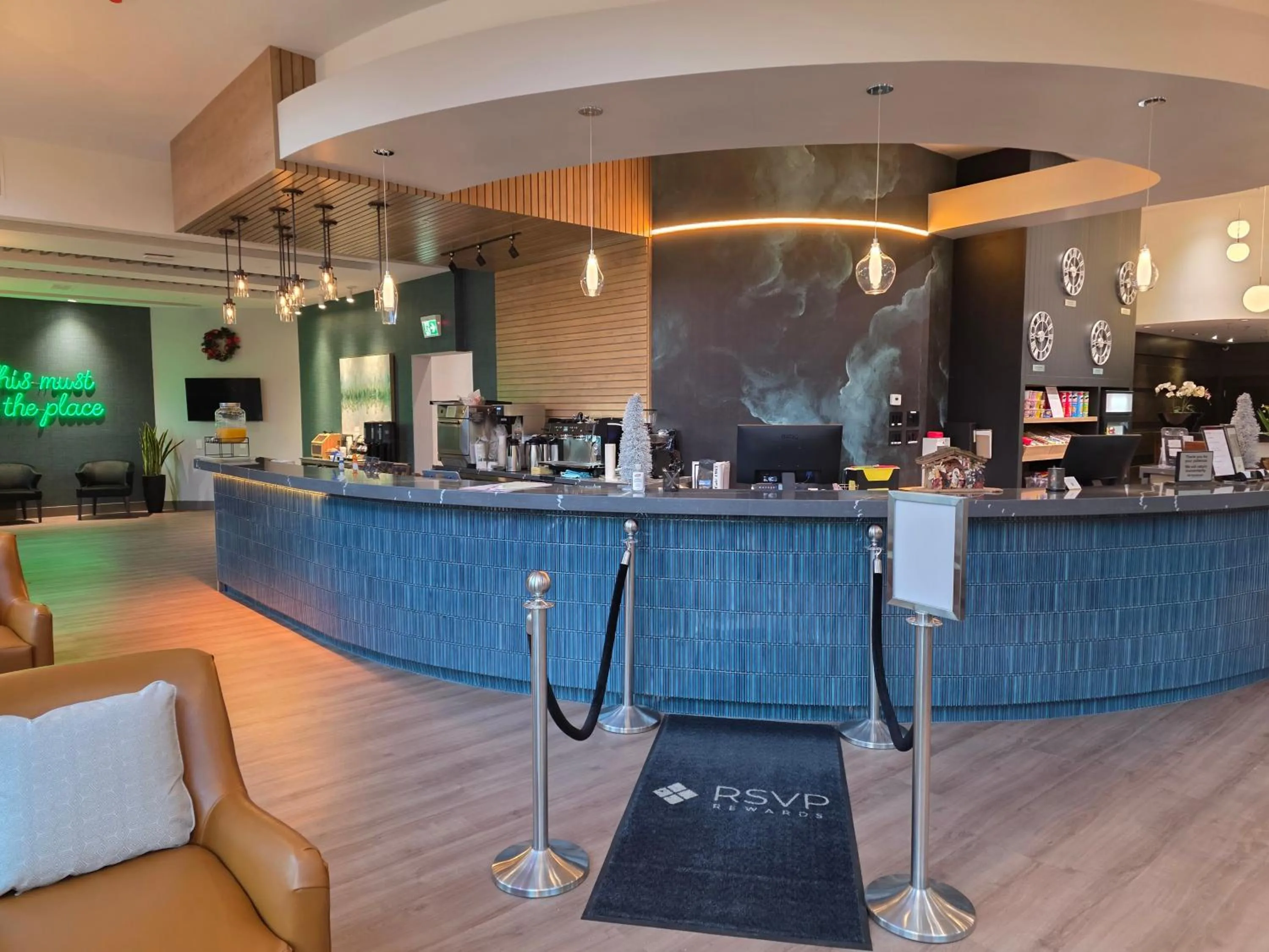 Lobby or reception in Sandman Suites Surrey - Guildford