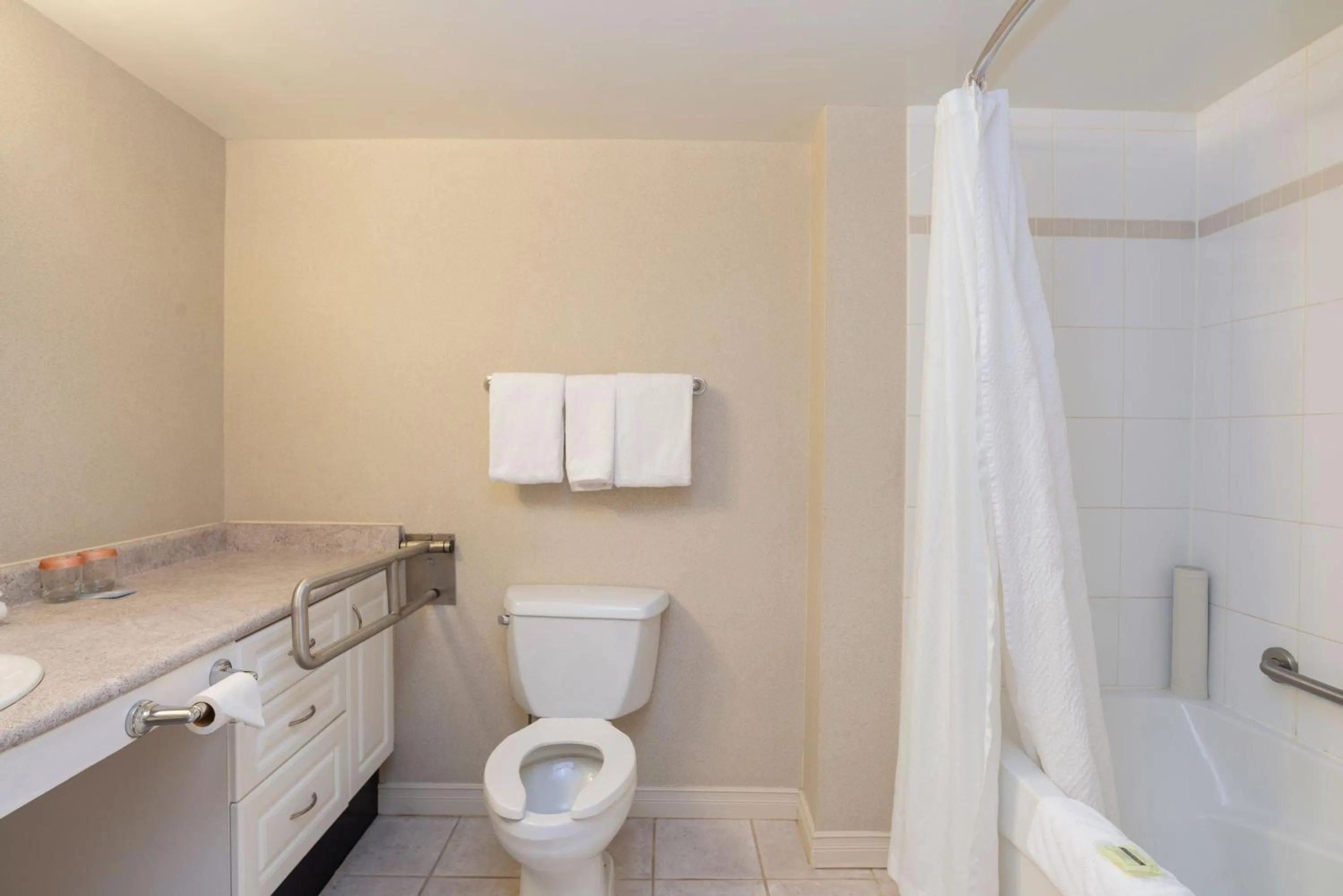 Bathroom in Sandman Suites Surrey - Guildford