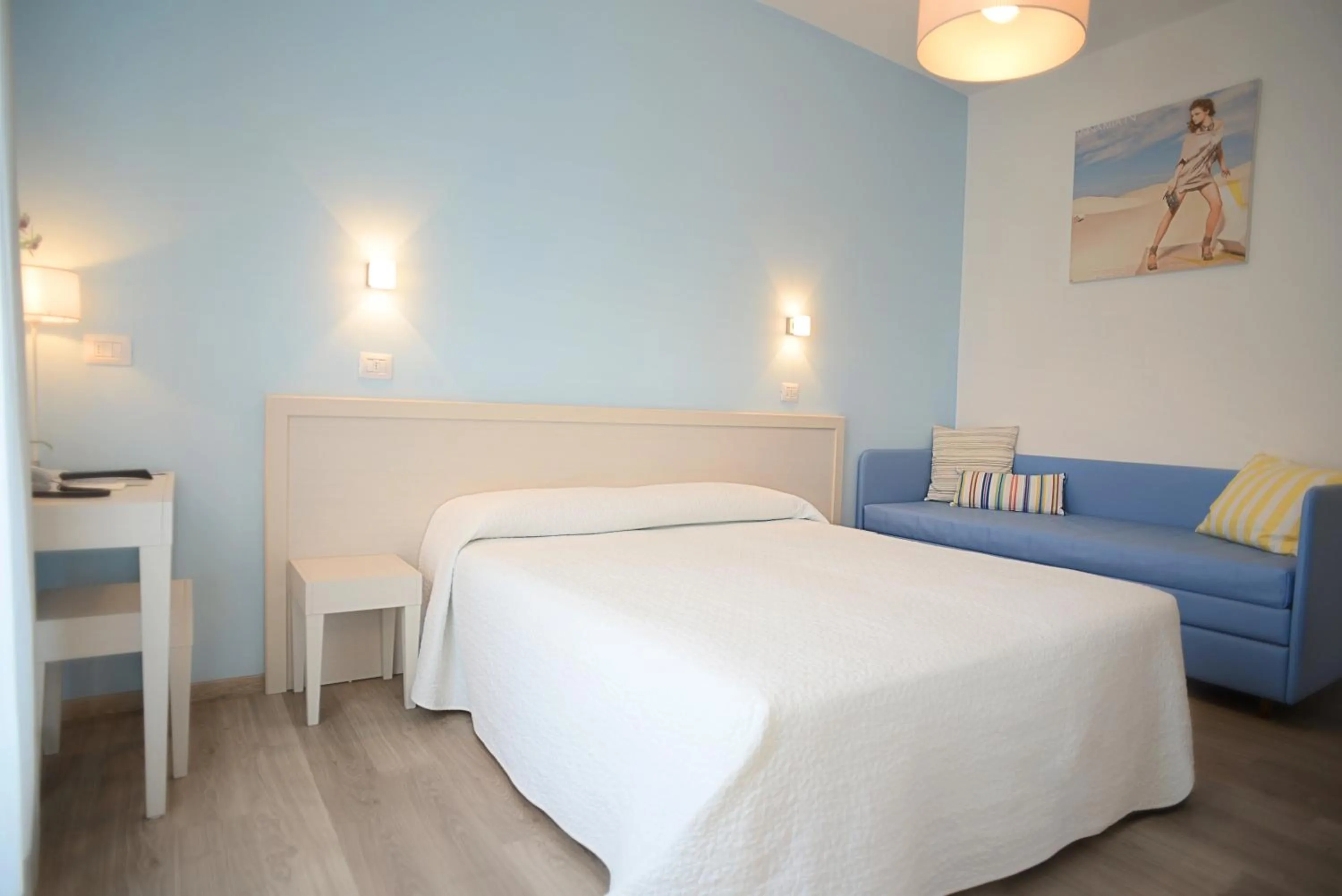 Photo of the whole room, Bed in Maree Hotel