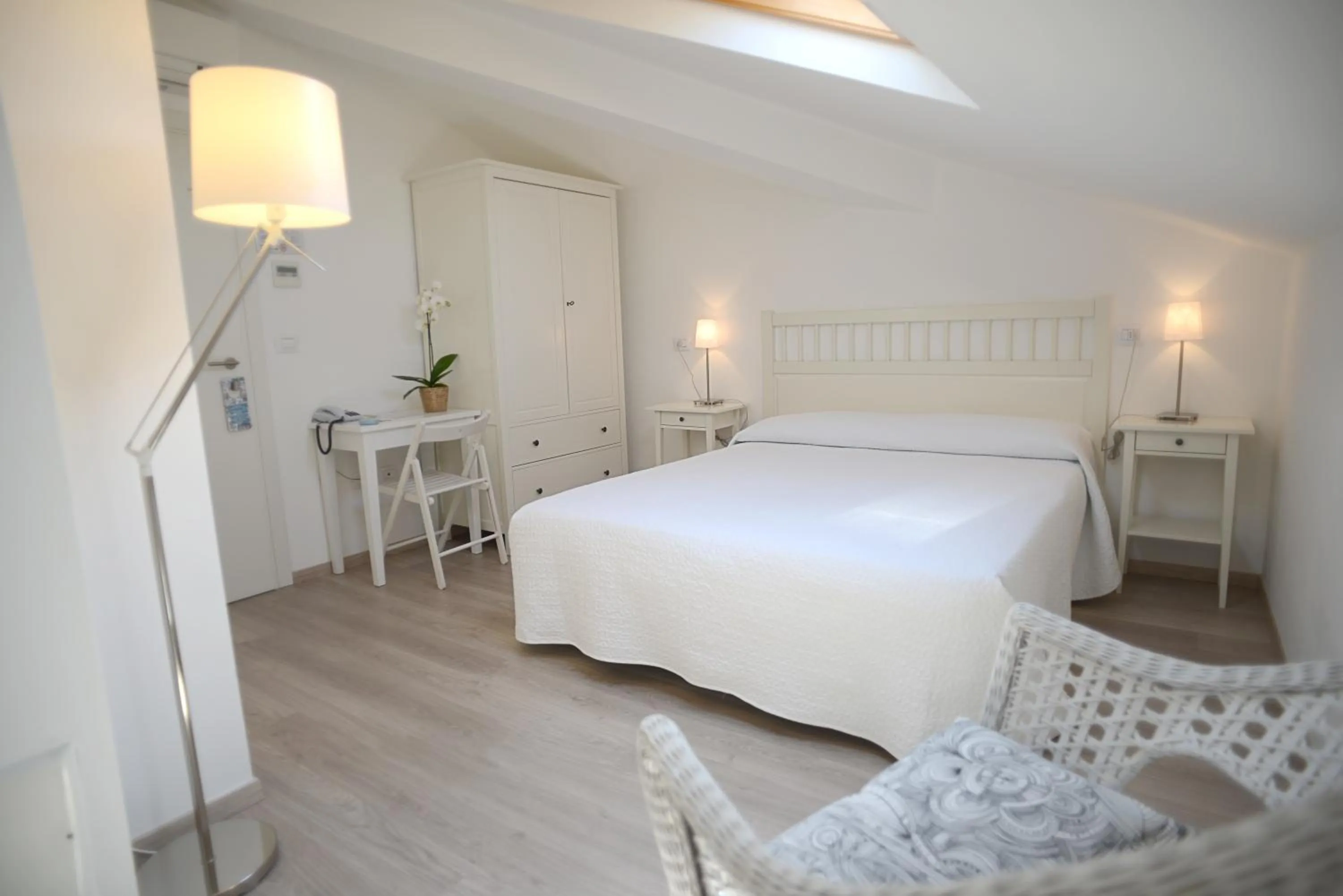 Photo of the whole room, Bed in Maree Hotel