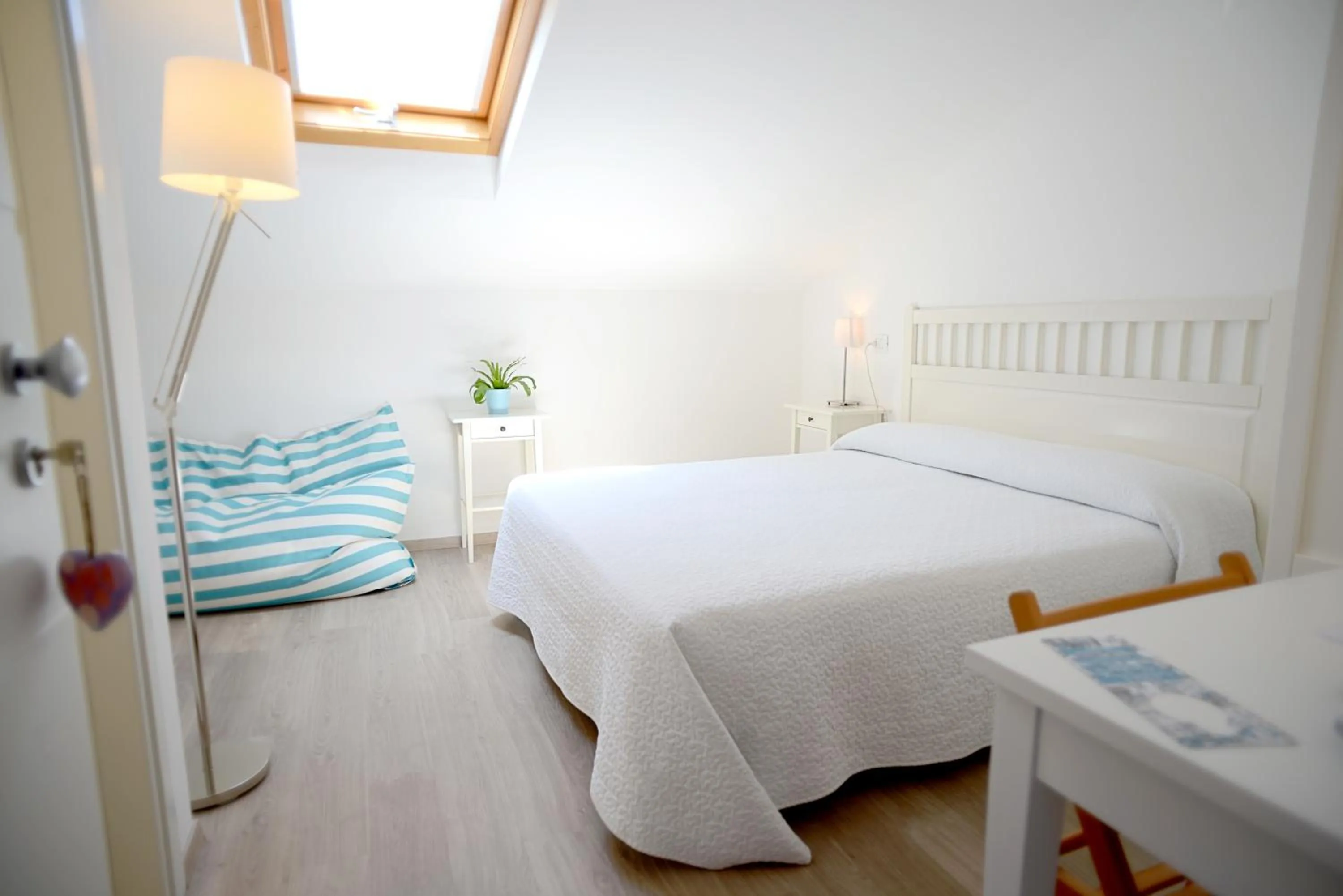 Photo of the whole room, Bed in Maree Hotel