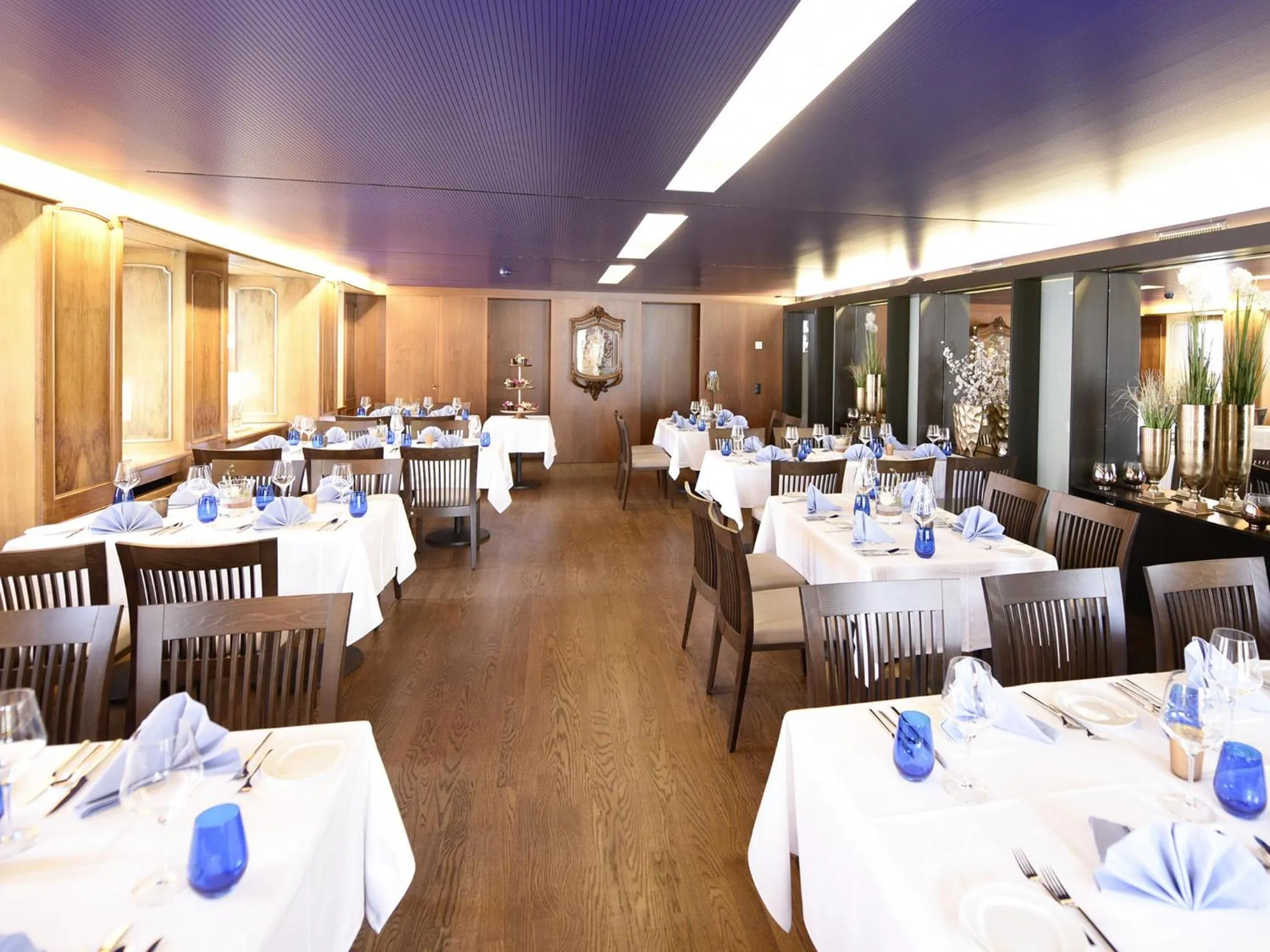 Restaurant/places to eat in Hotel Engel