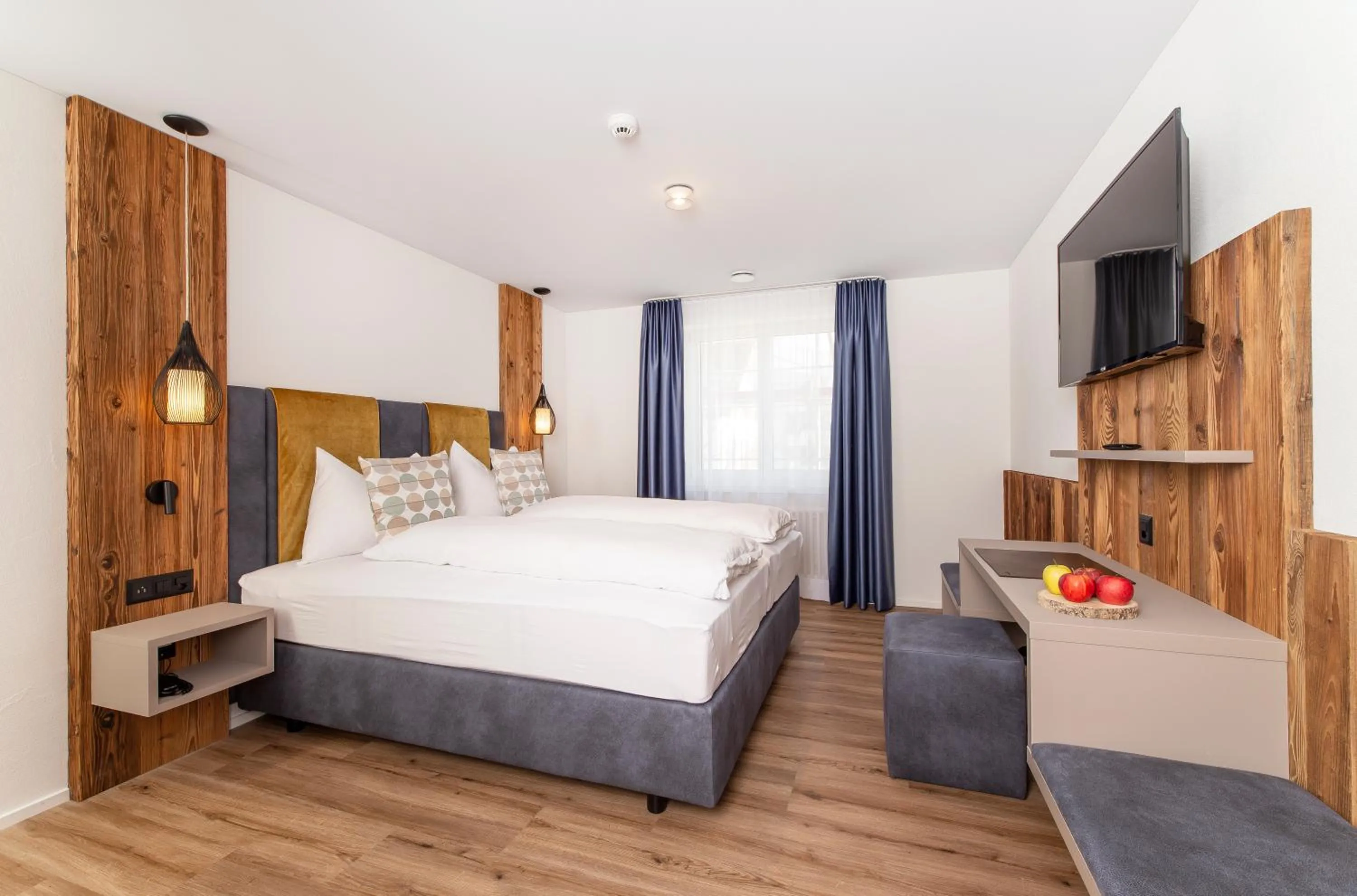 Photo of the whole room, Bed in Hotel Engel