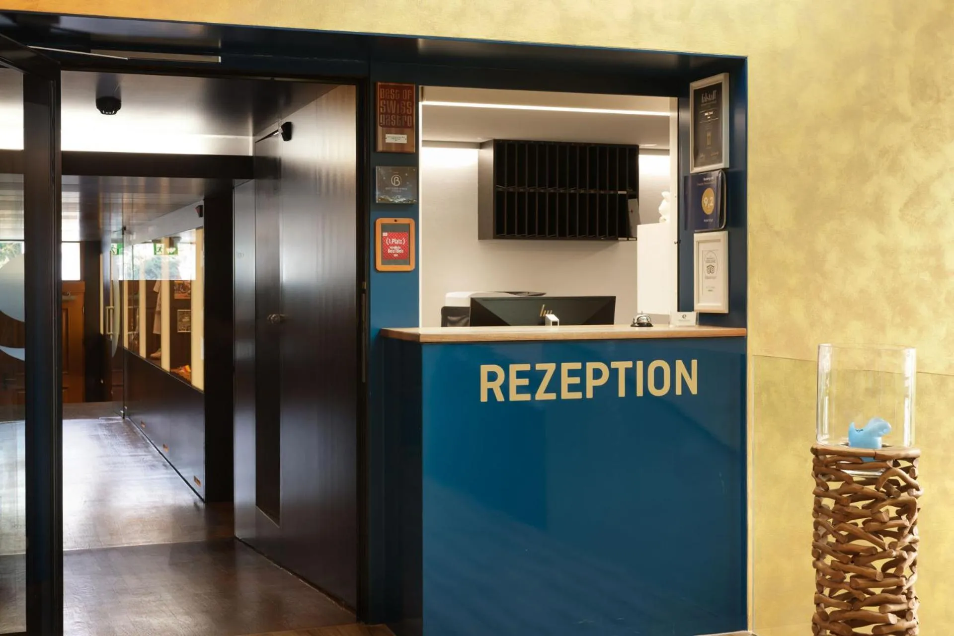 Restaurant/places to eat in Hotel Engel