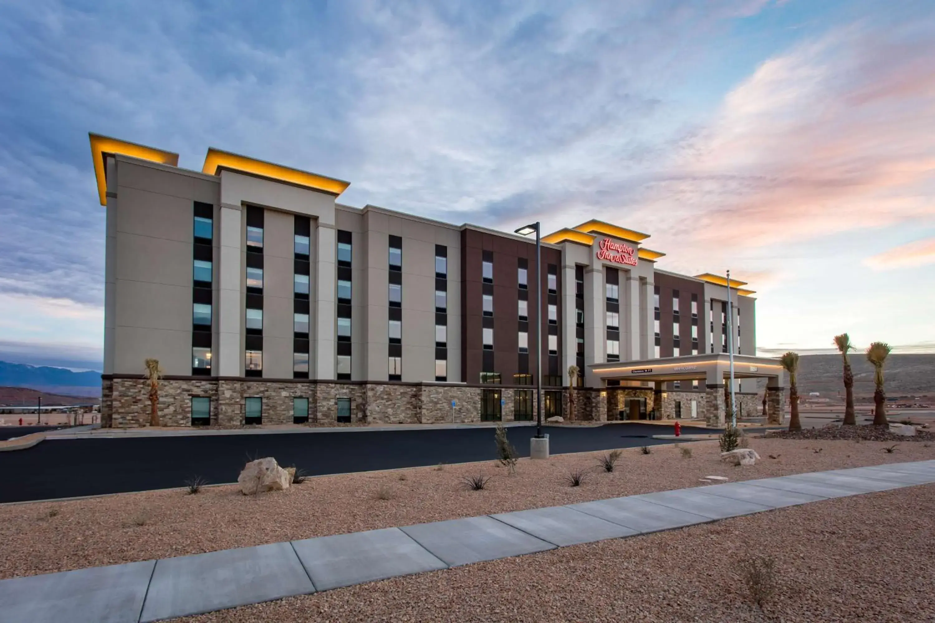 Property building in Hampton Inn & Suites St. George Property building in Hampton Inn & Suites St. George