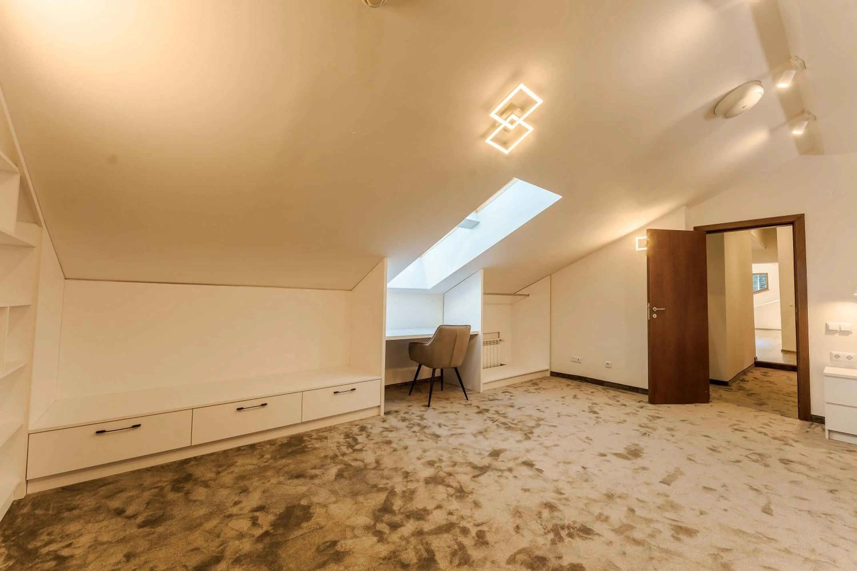 wardrobe in Musala Hotel