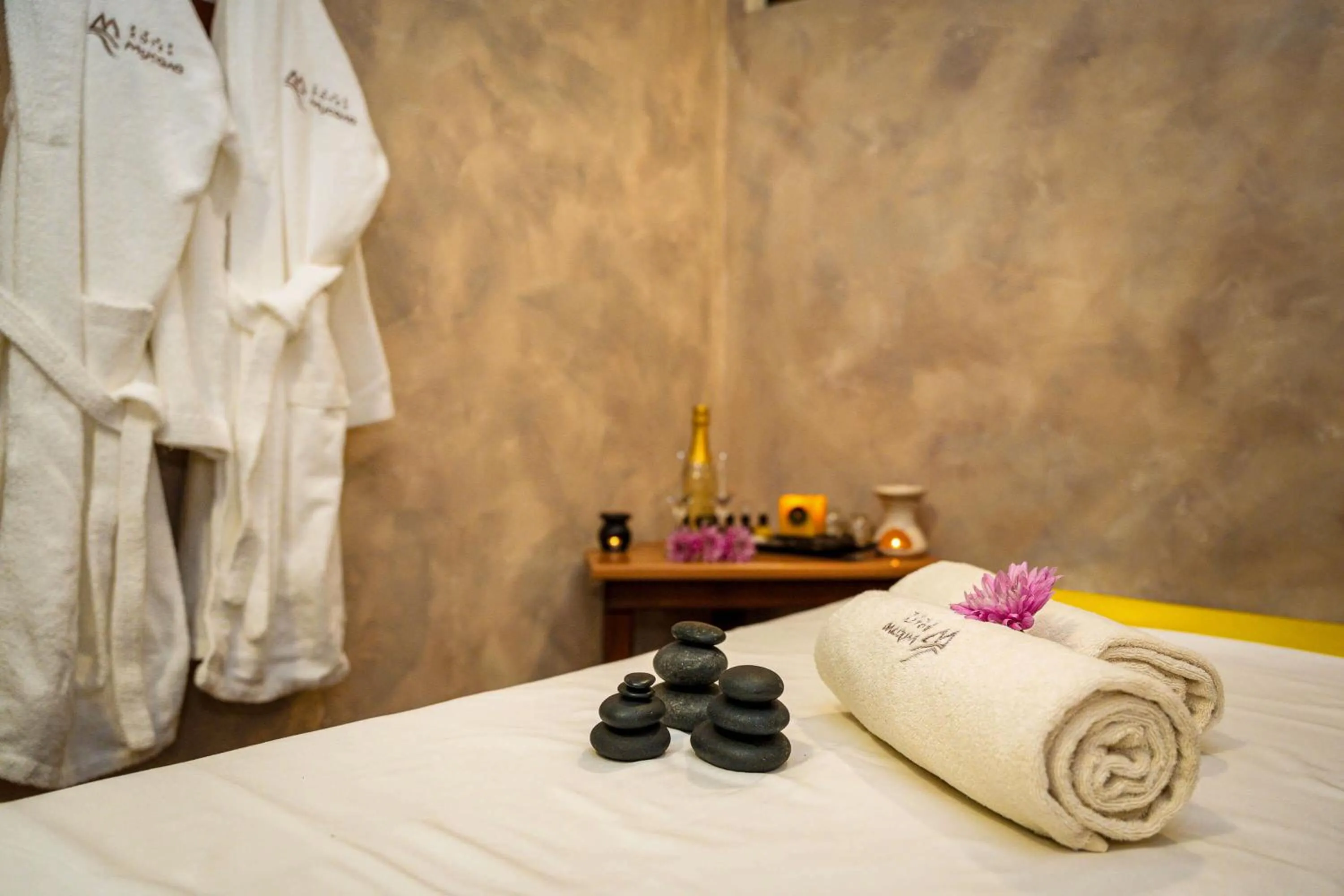 Massage, Bed in Musala Hotel