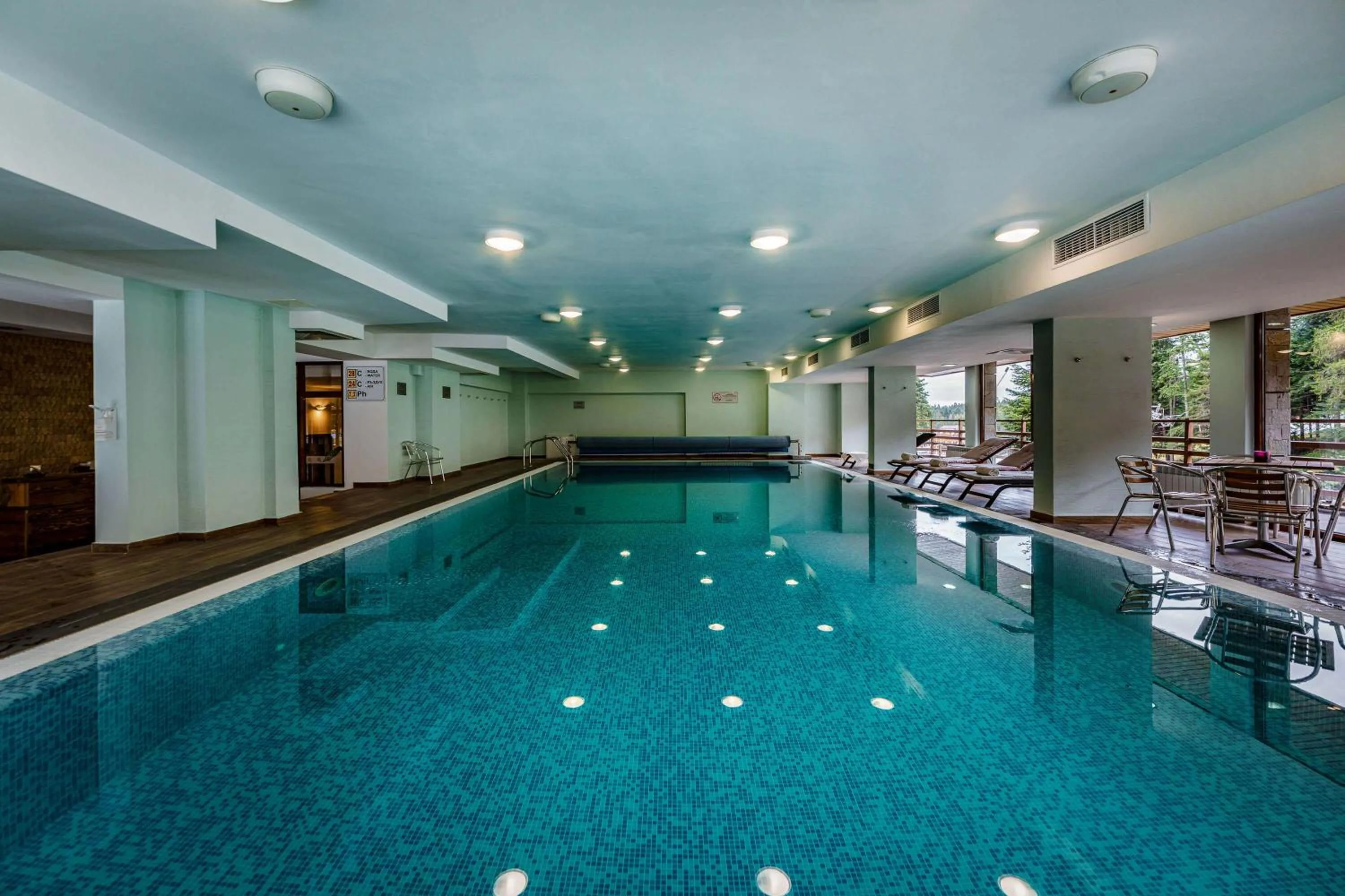 Swimming pool in Musala Hotel