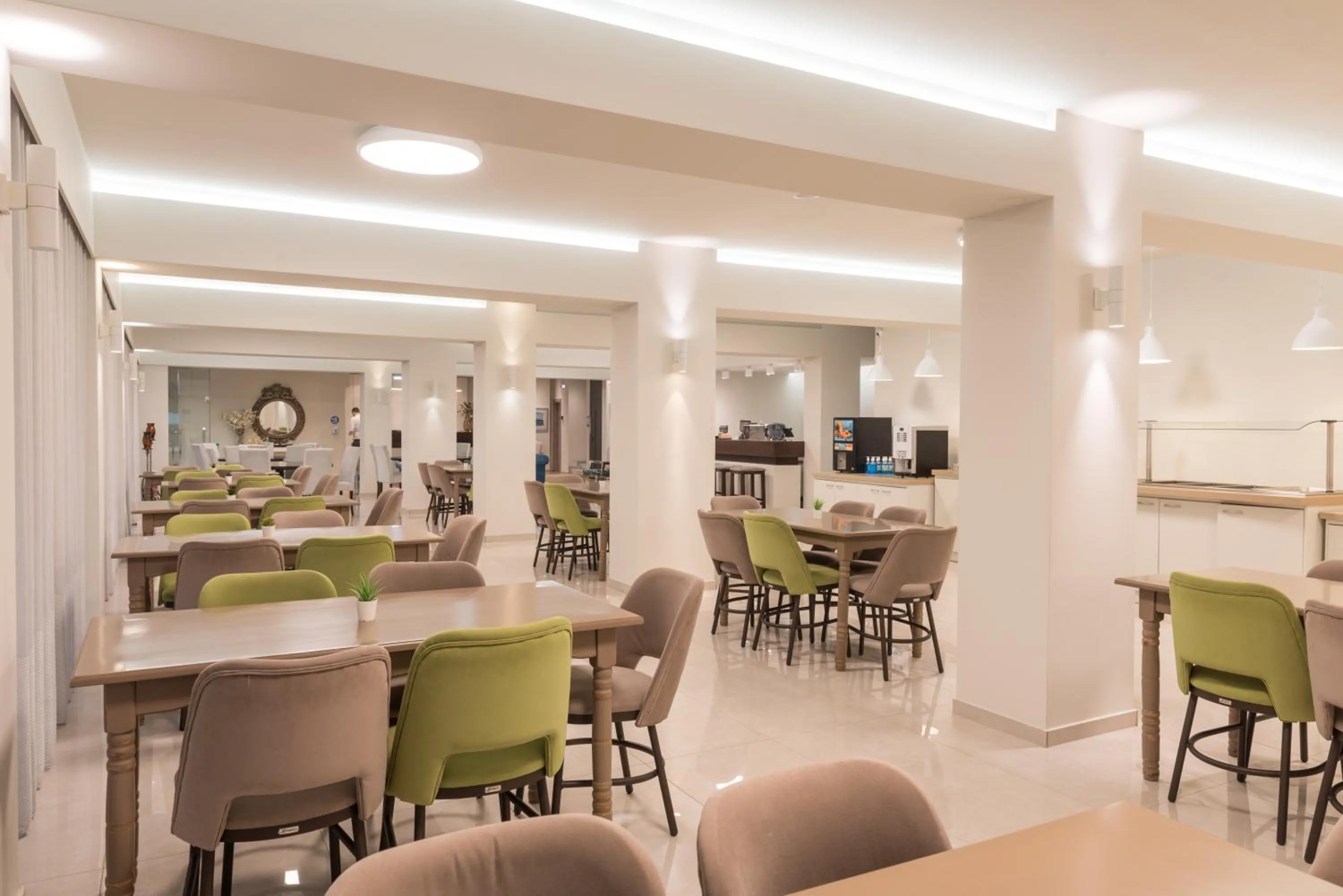 Restaurant/places to eat in Regina Mare Hotel