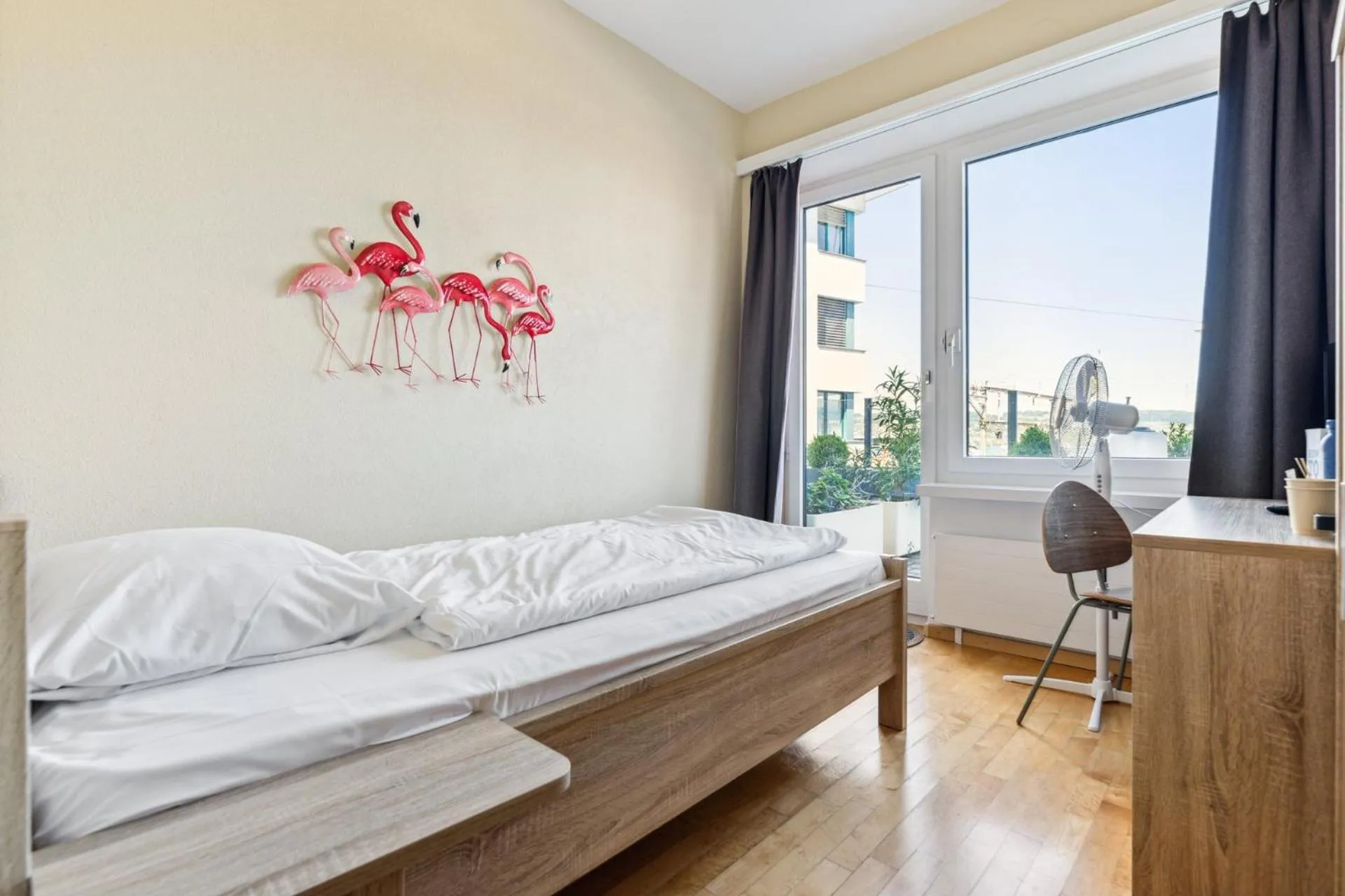 Photo of the whole room in becozy du Lac Self-Check In Hotel Riviera Edition