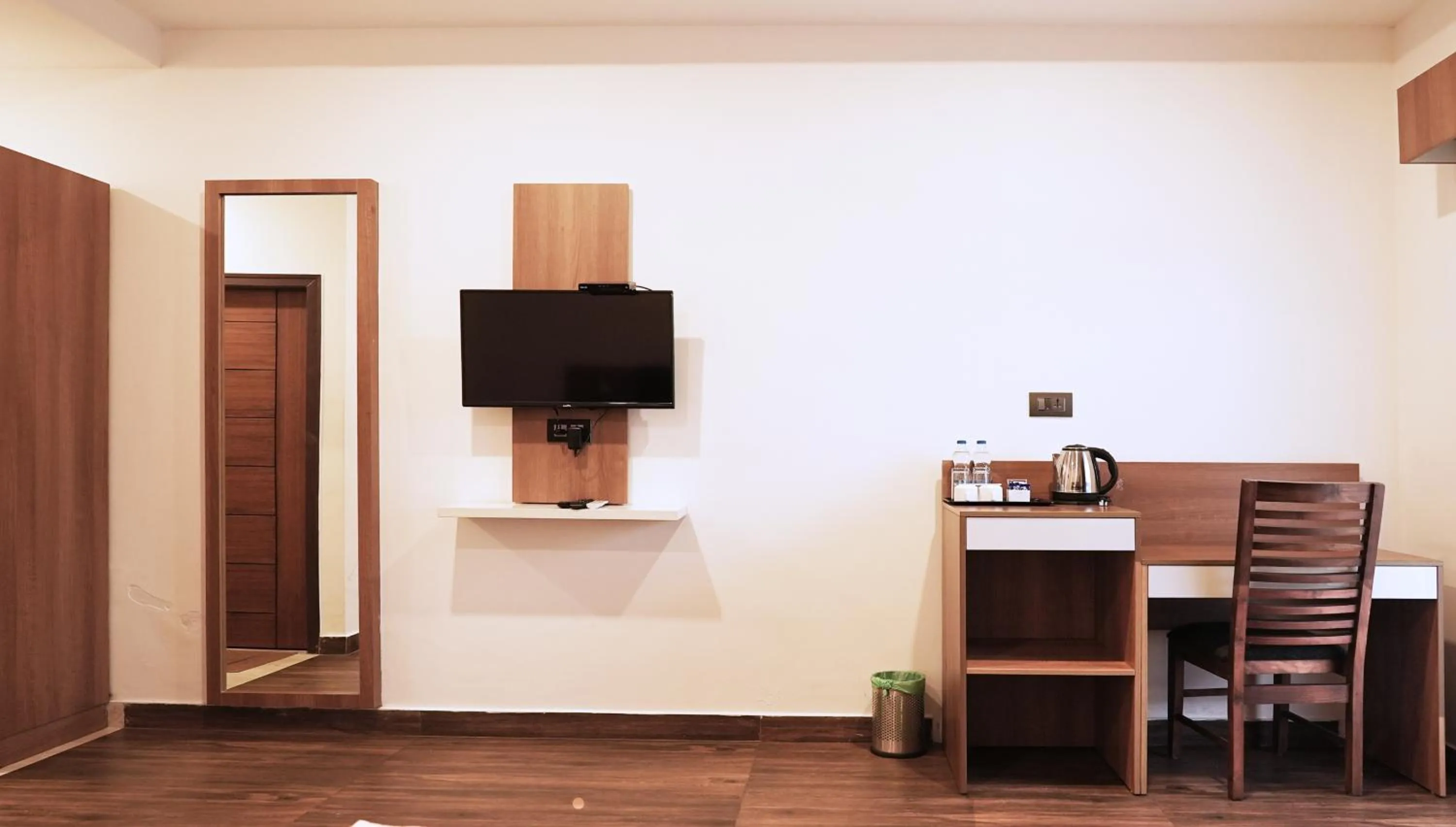 TV and multimedia in Misty Garden Resort and SPA