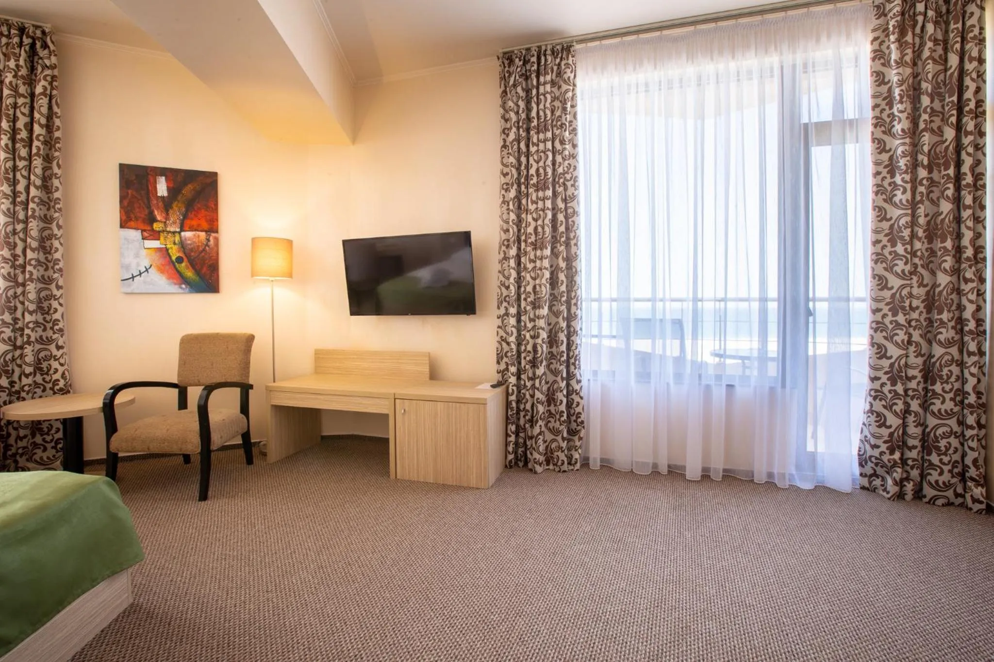 TV and multimedia in Hotel Bueno