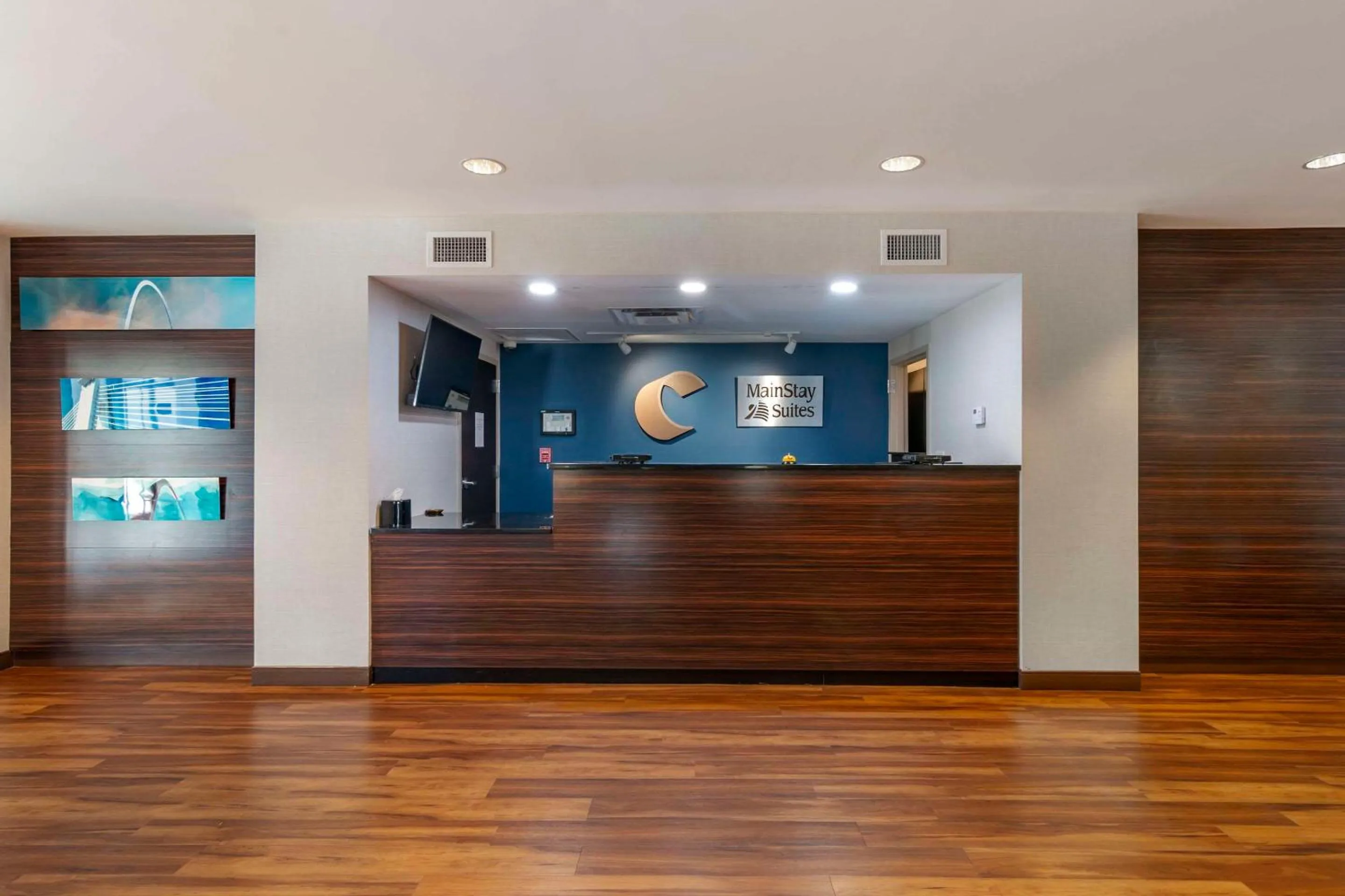 Lobby or reception in Comfort Inn St Louis Airport