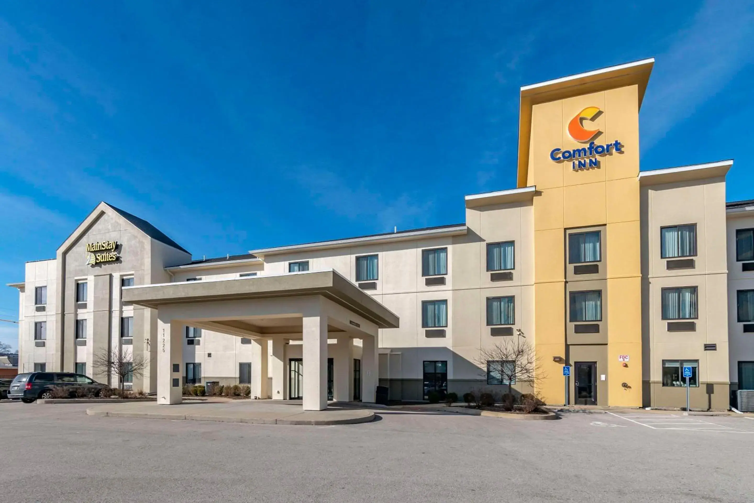 Property building in Comfort Inn St Louis Airport Property building in Comfort Inn St Louis Airport