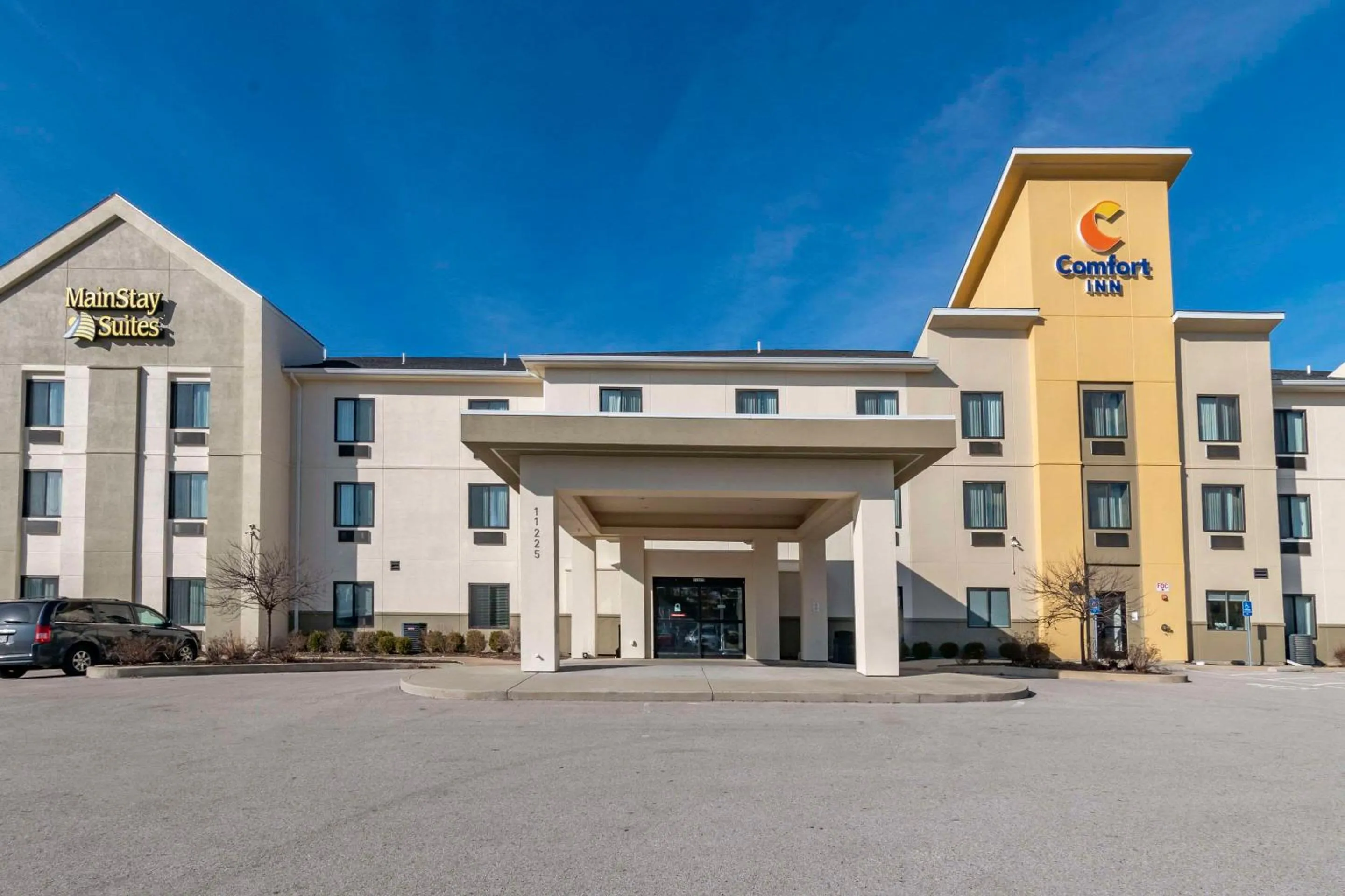 Property building in Comfort Inn St Louis Airport