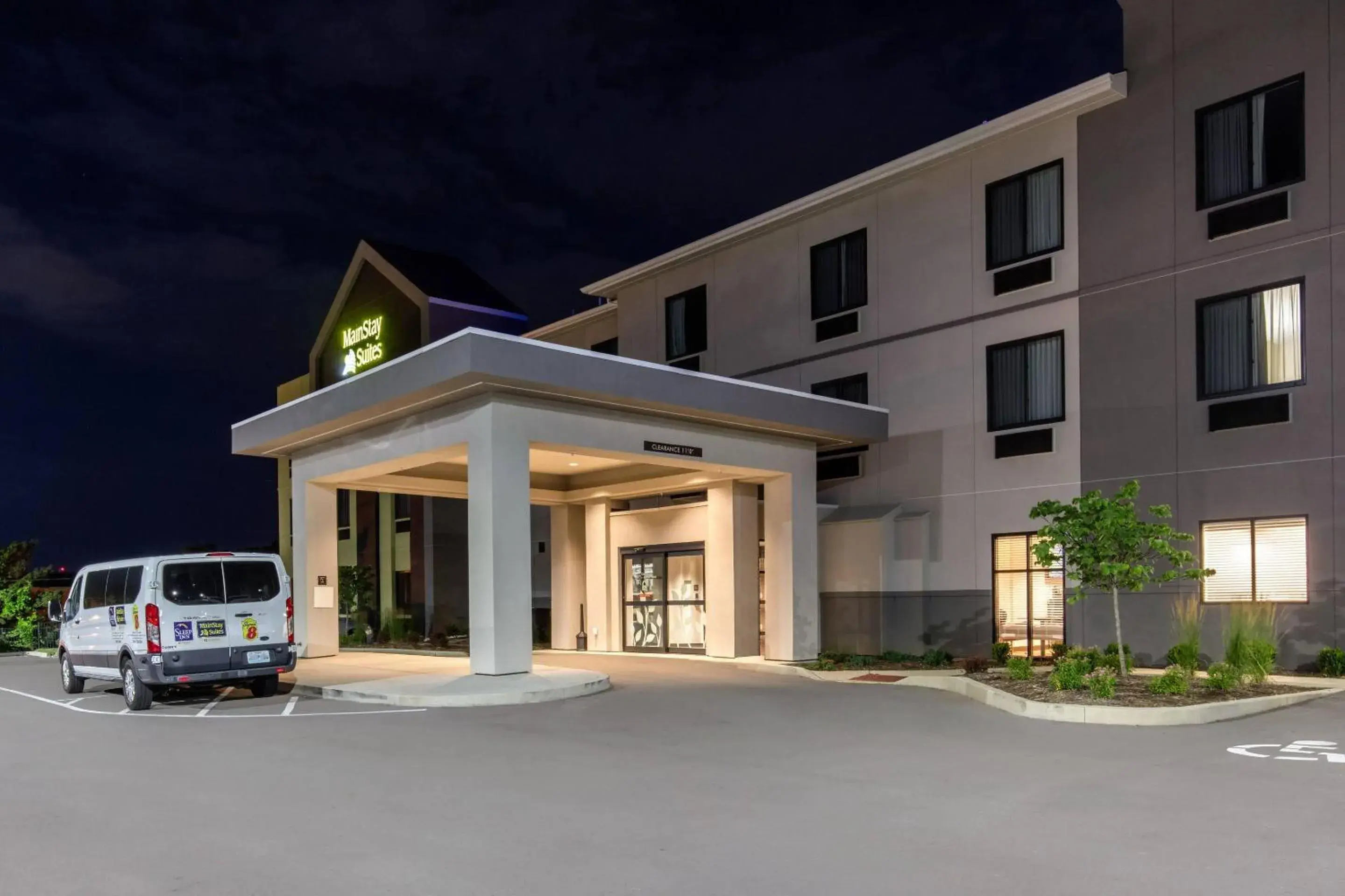 Property building in MainStay Suites St Louis Airport Property building in MainStay Suites St Louis Airport
