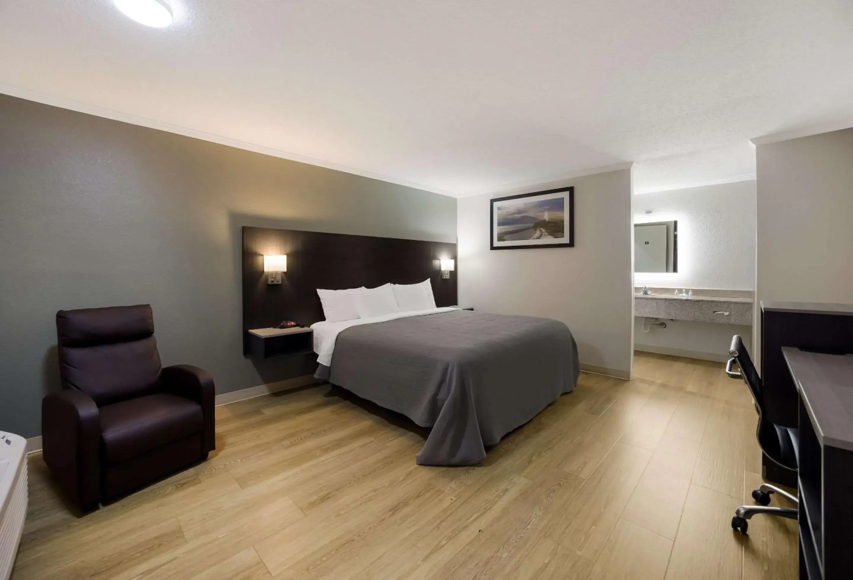 Bedroom, Bed in Quality Inn Tallahassee near University Bedroom, Bed in Quality Inn Tallahassee near University