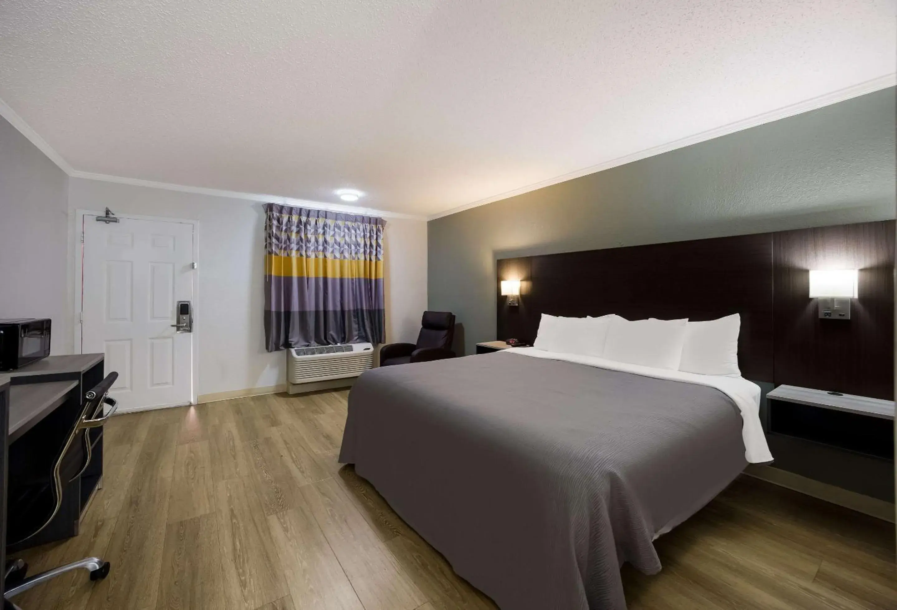 Bedroom, Bed in Quality Inn Tallahassee near University Bedroom, Bed in Quality Inn Tallahassee near University