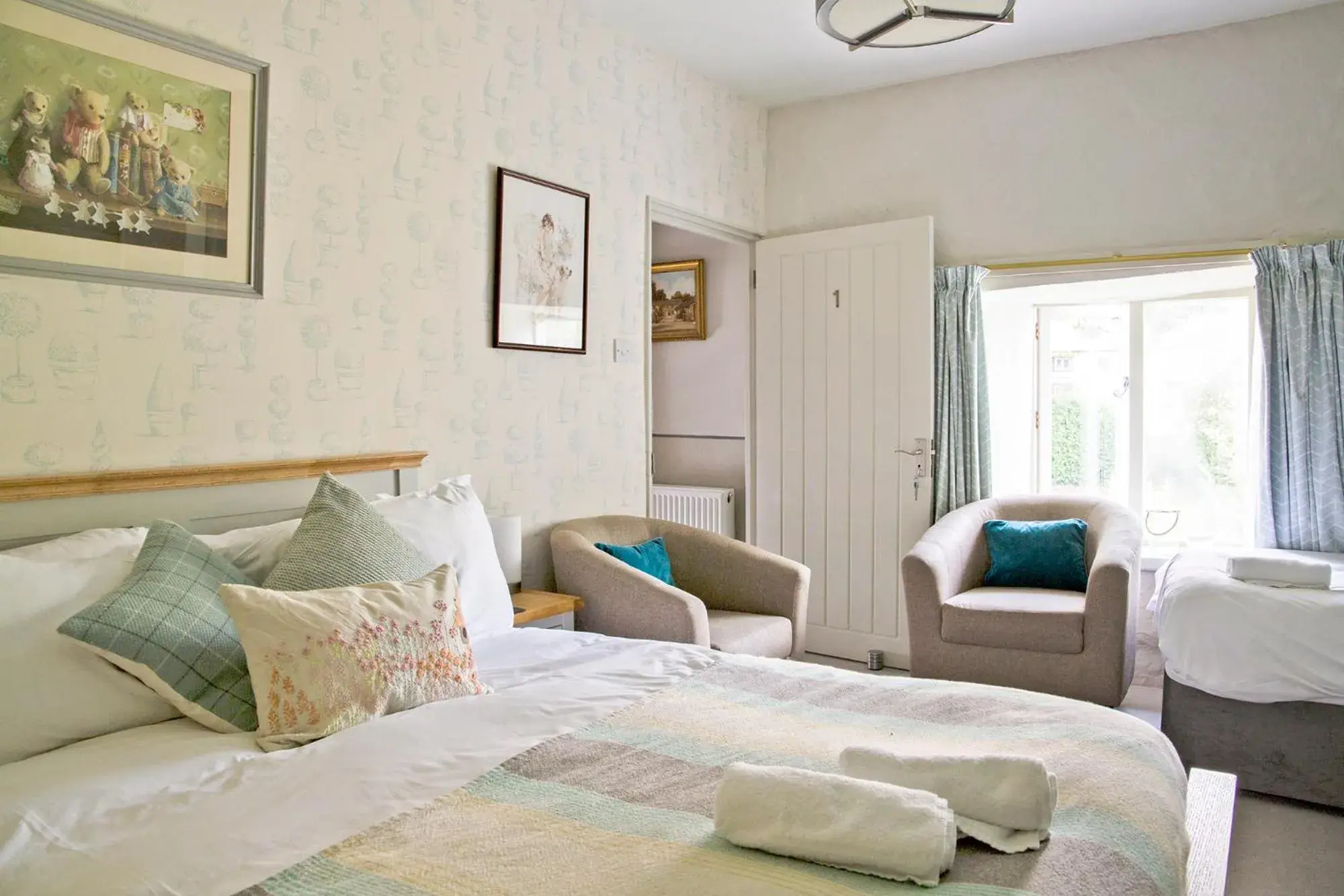 Standard Triple Room - Not Pet Friendly in Hawthorn Farm Guest House Standard Triple Room - Not Pet Friendly in Hawthorn Farm Guest House