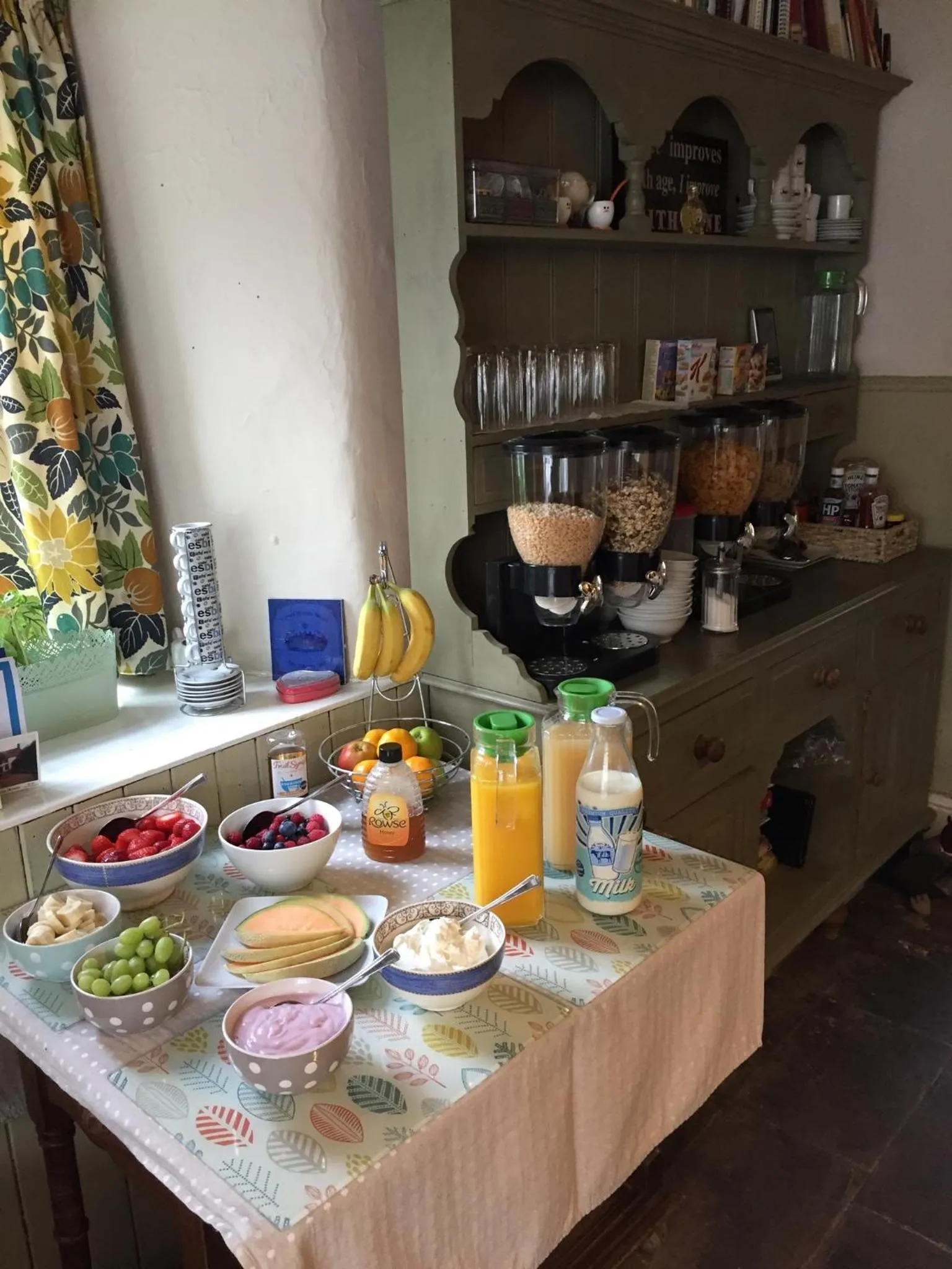 Breakfast in Hawthorn Farm Guest House