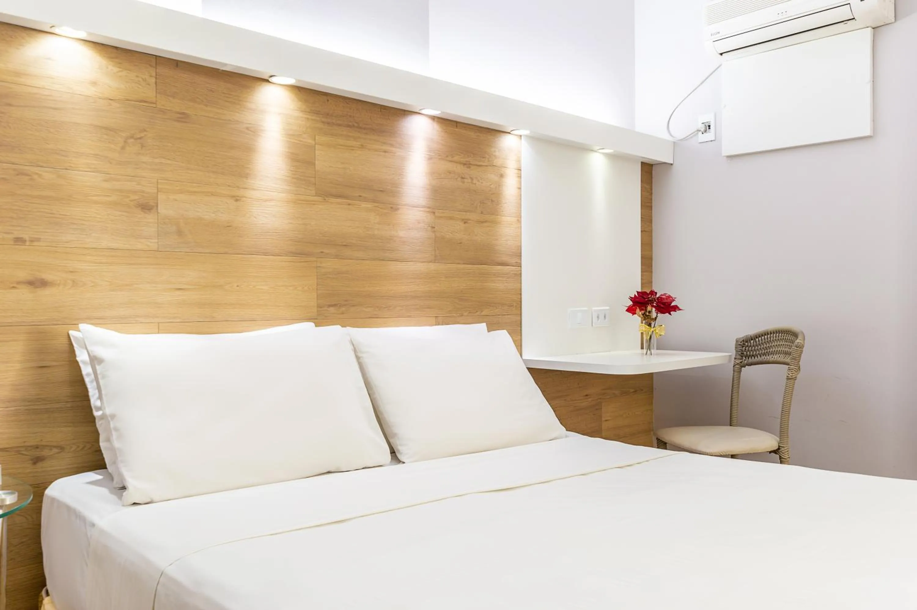 Bed in Hotel Costamar Ponta Verde