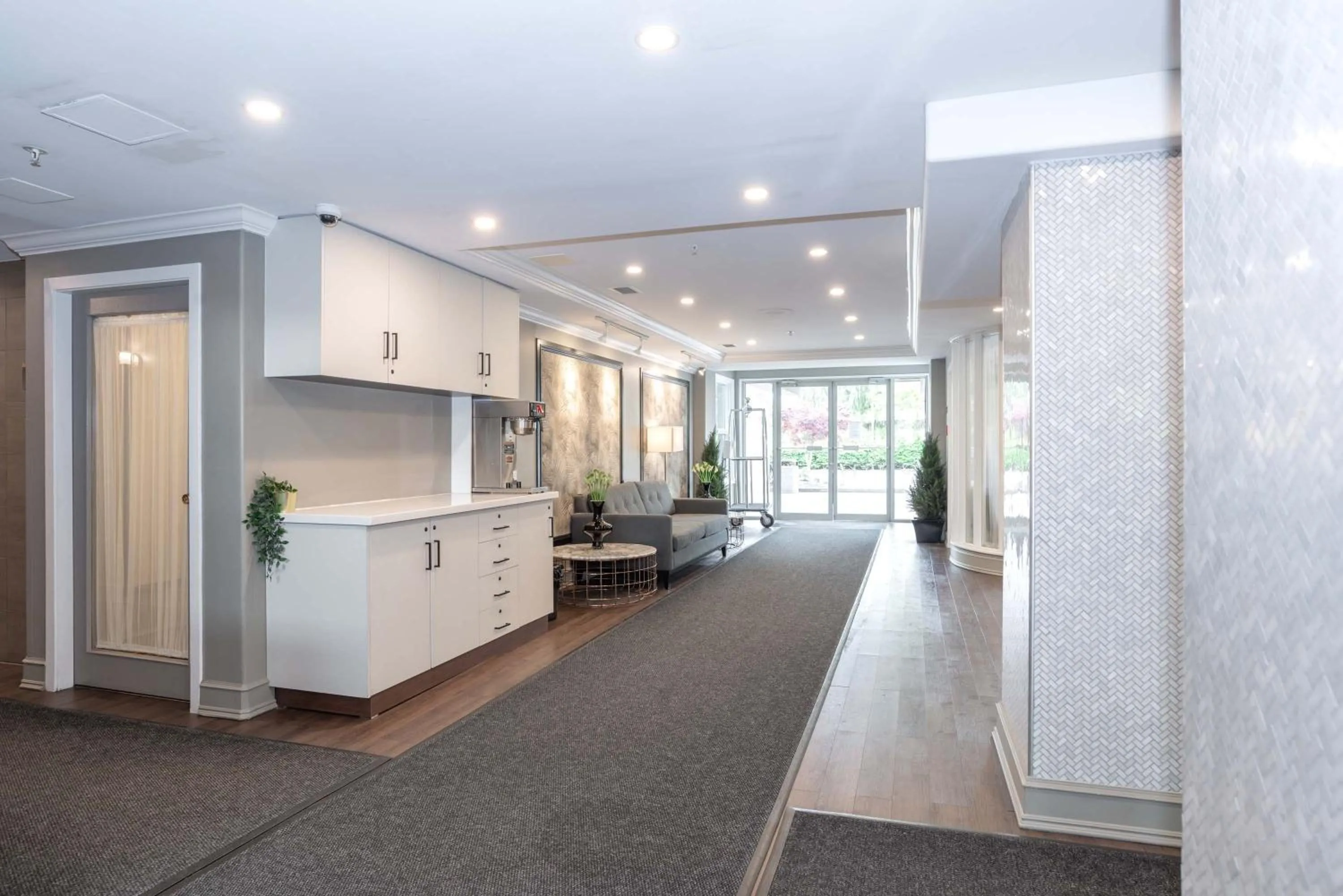 Lobby or reception in Sandman Hotel Langley