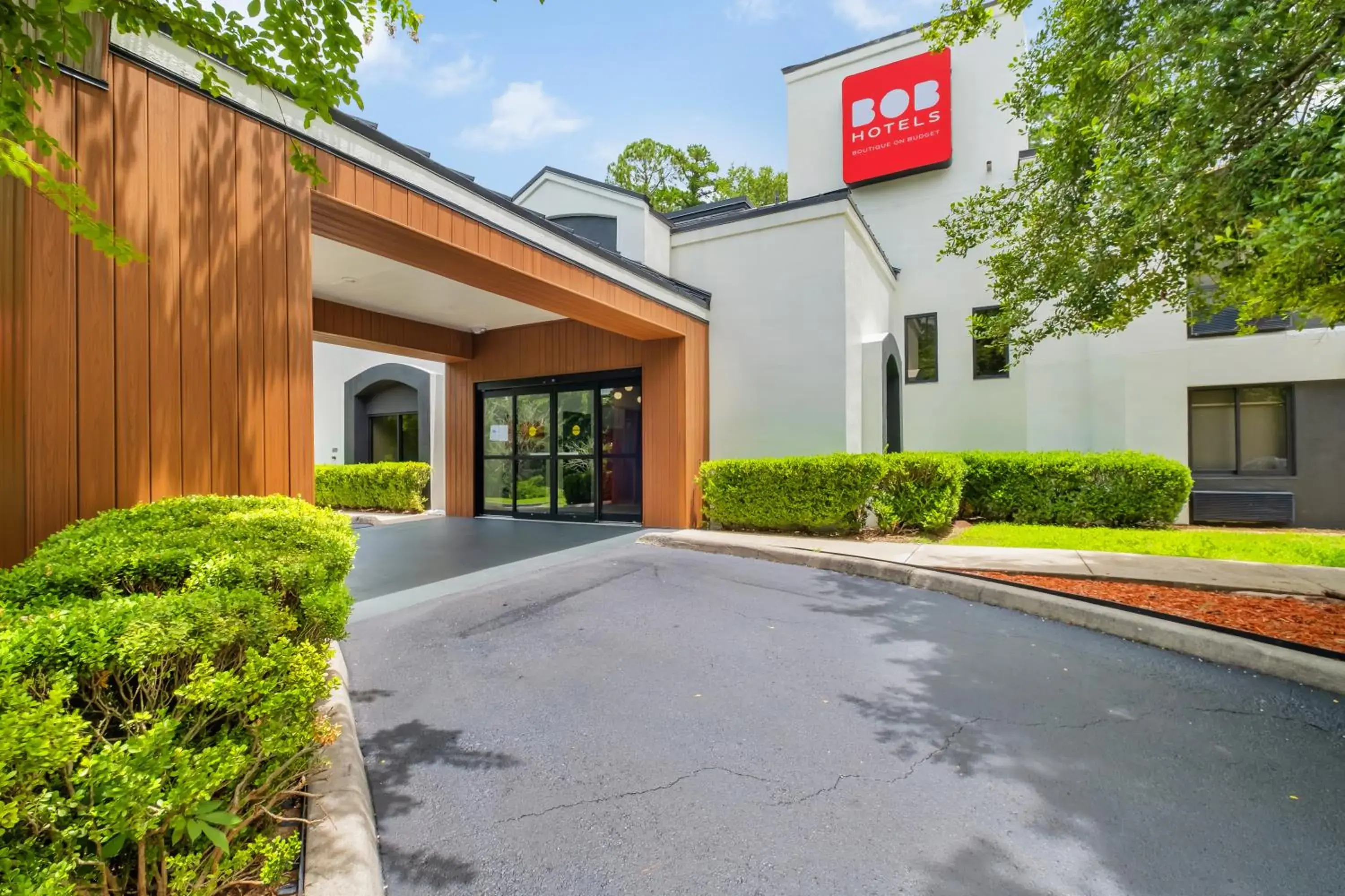 Property building in BOB Hotels Tallahassee - Boutique on Budget Property building in BOB Hotels Tallahassee - Boutique on Budget