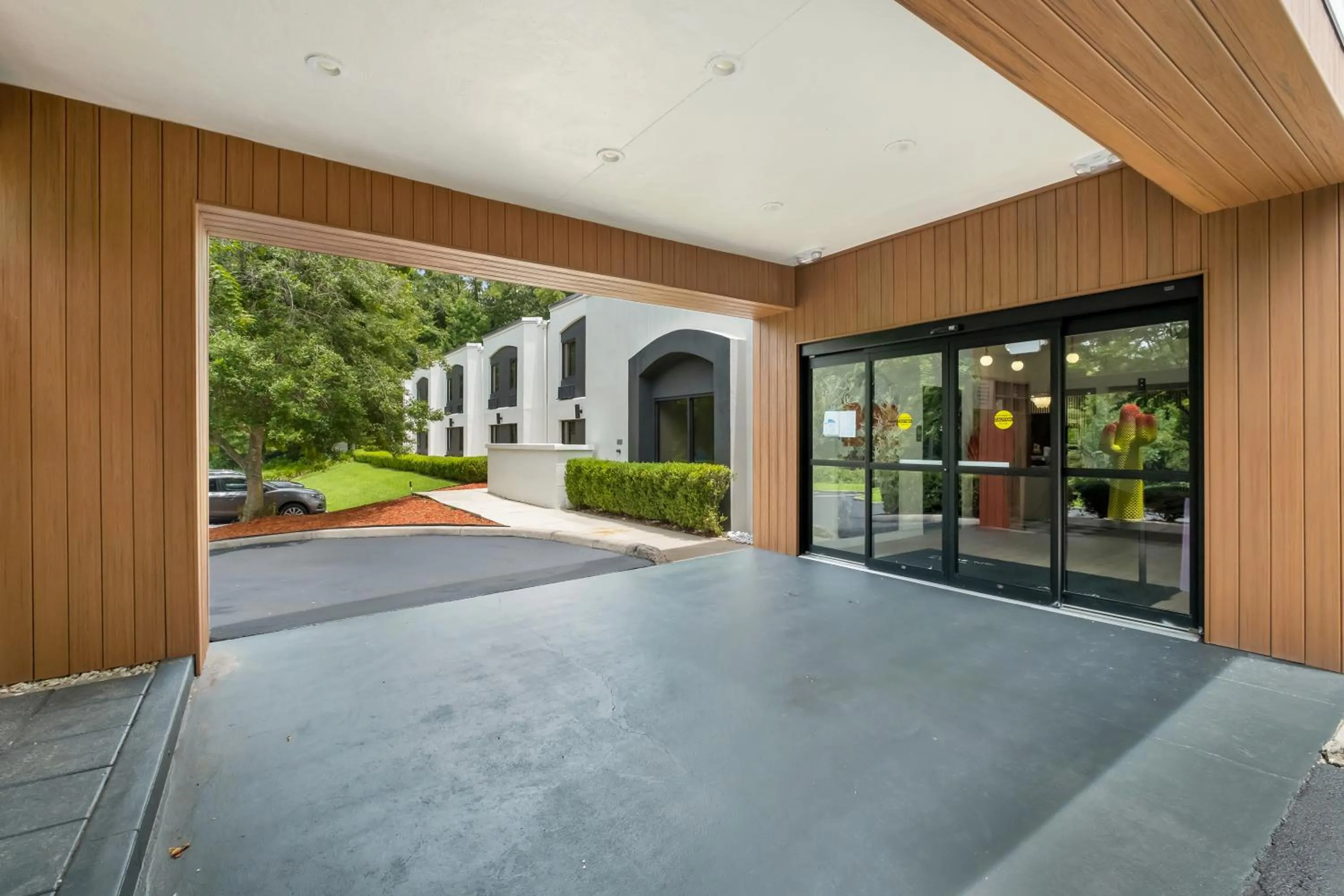 Facade/entrance in BOB Hotels Tallahassee - Boutique on Budget