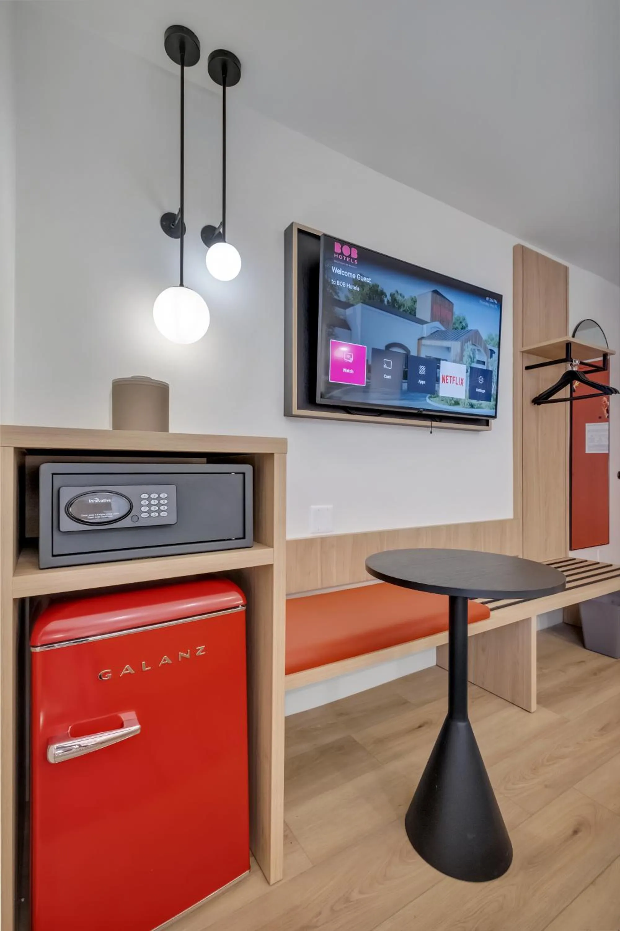 TV and multimedia in BOB Hotels Tallahassee - Boutique on Budget