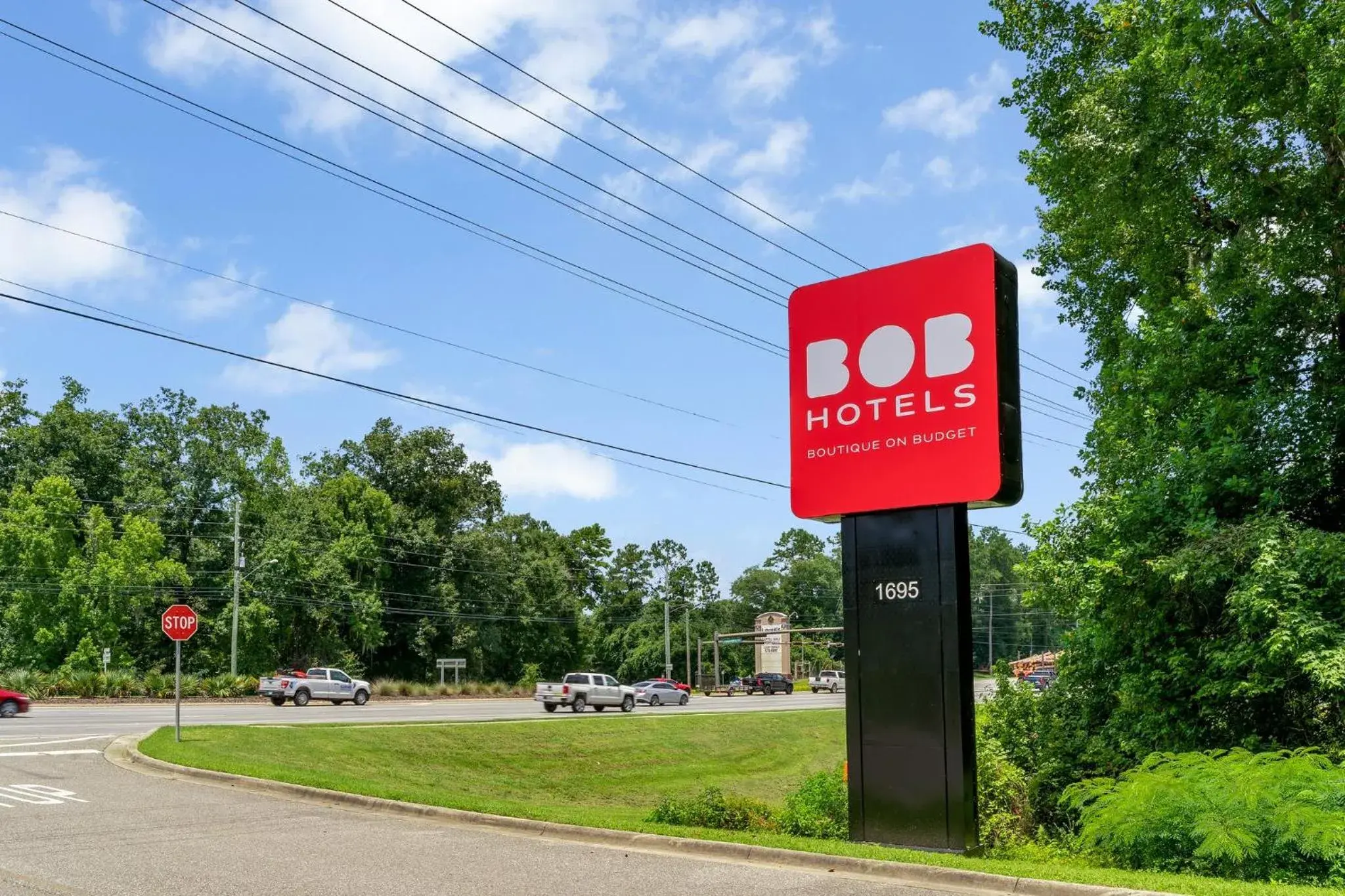 Property building in BOB Hotels Tallahassee - Boutique on Budget Property building in BOB Hotels Tallahassee - Boutique on Budget