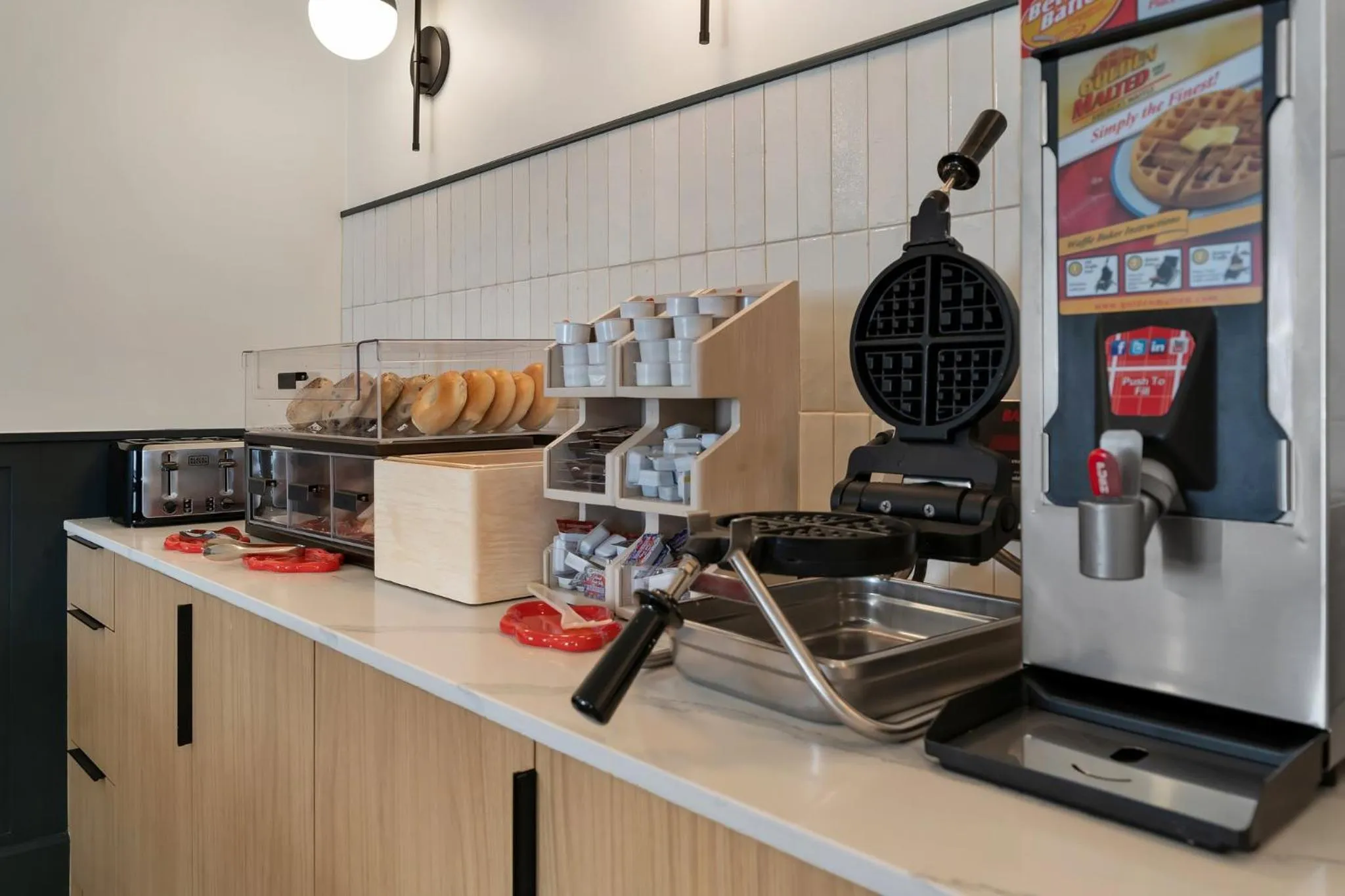 Breakfast in BOB Hotels Tallahassee - Boutique on Budget