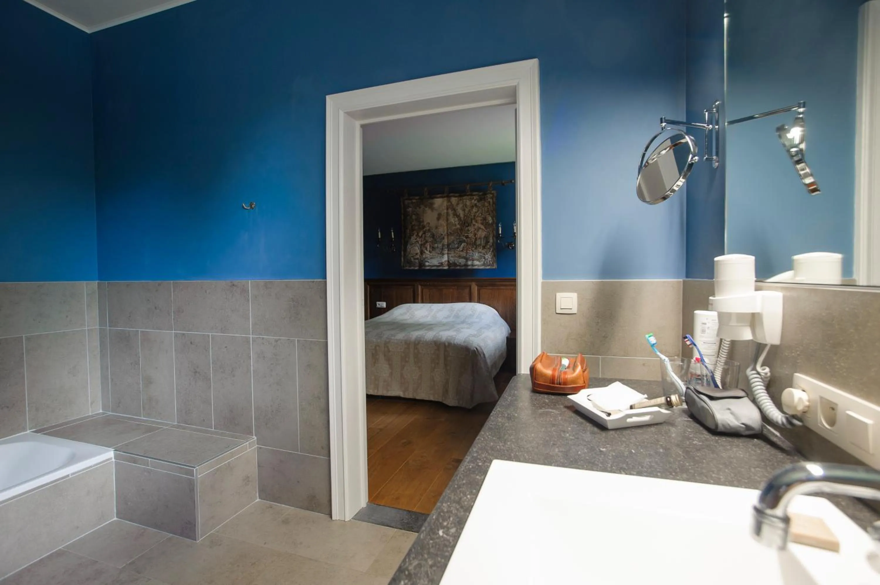 Bathroom, Bed in B&B Kamerijck