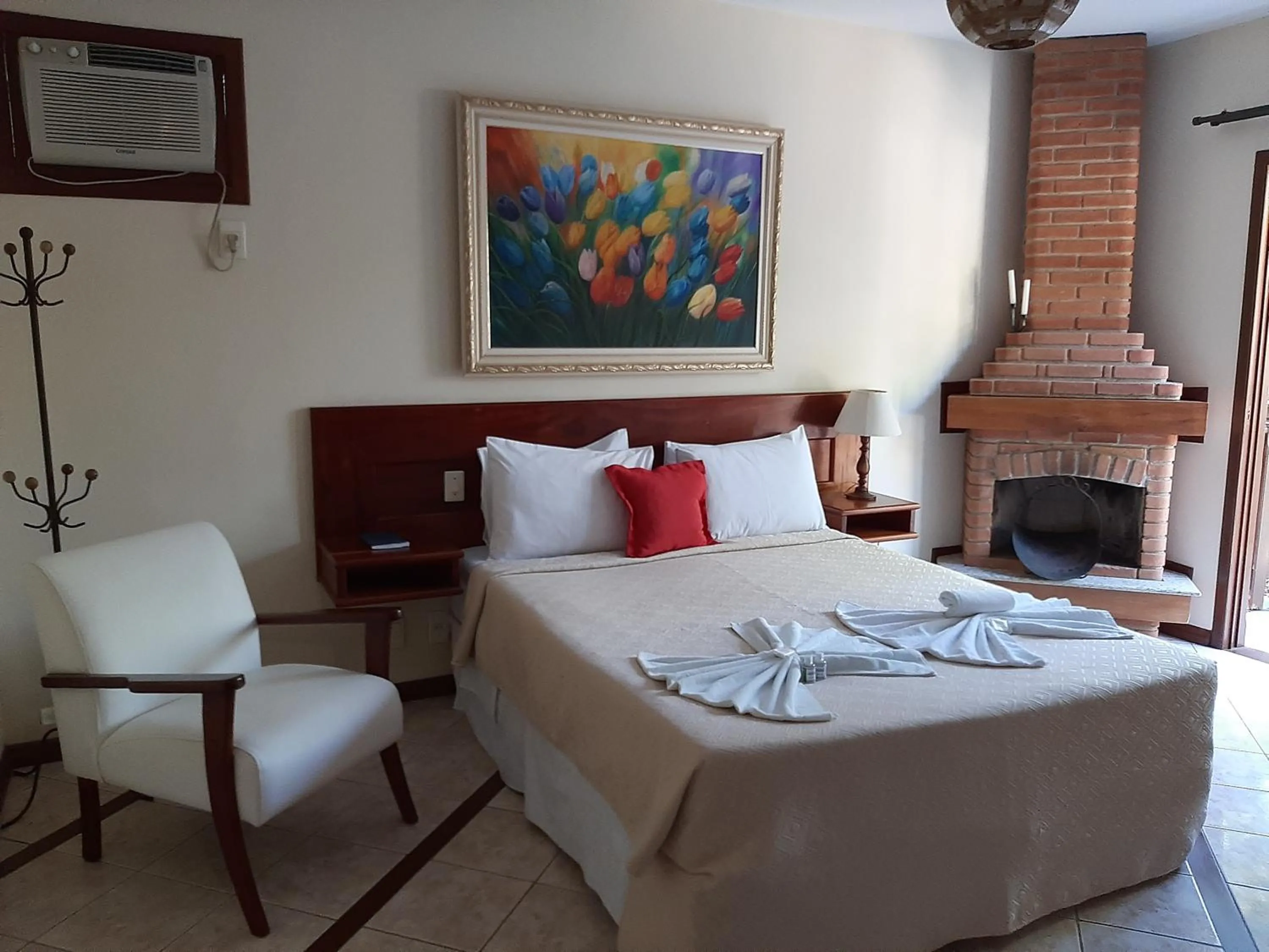 Bedroom, Bed in Pousada Solar das Montanhas