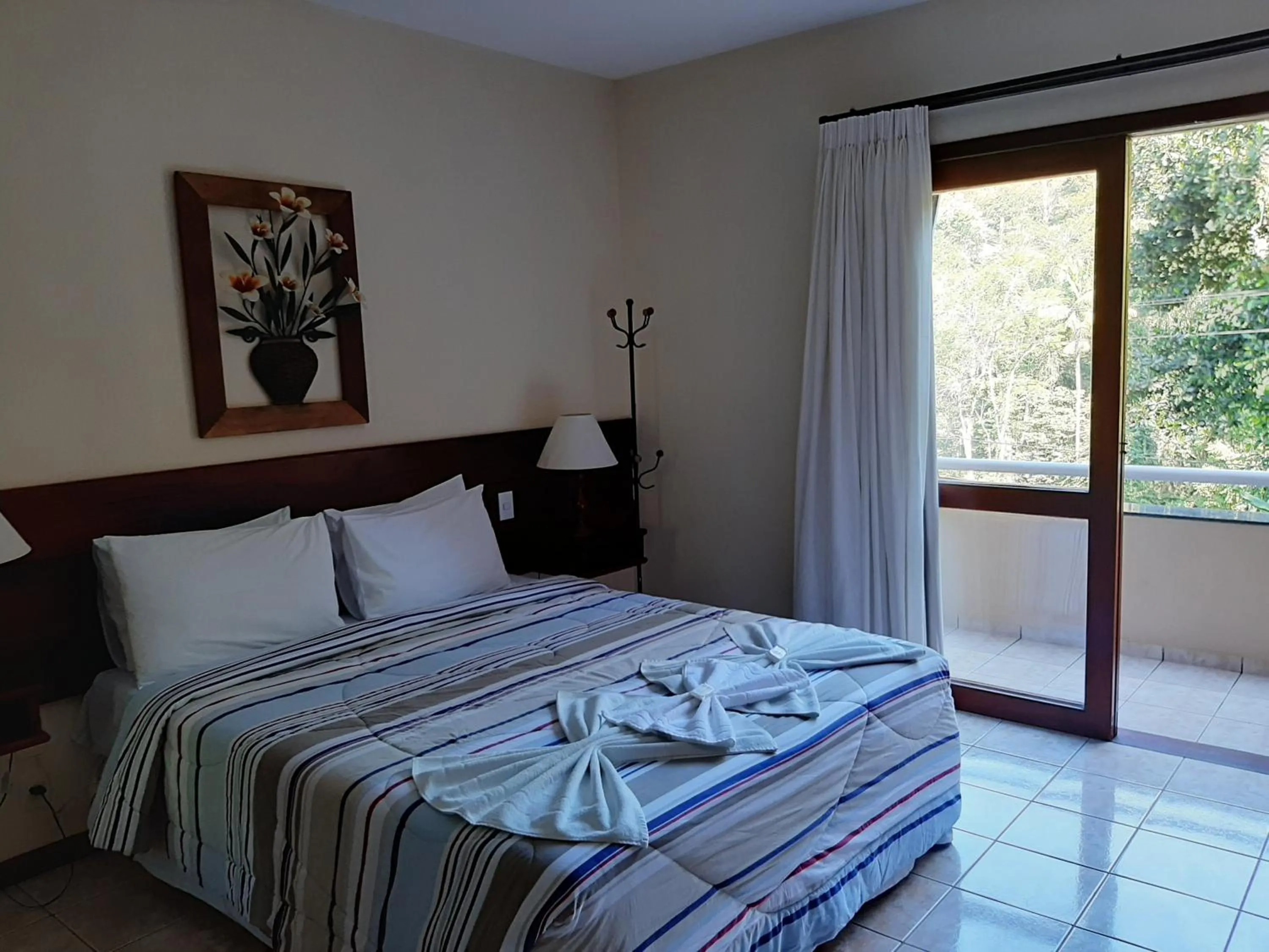 View (from property/room), Bed in Pousada Solar das Montanhas
