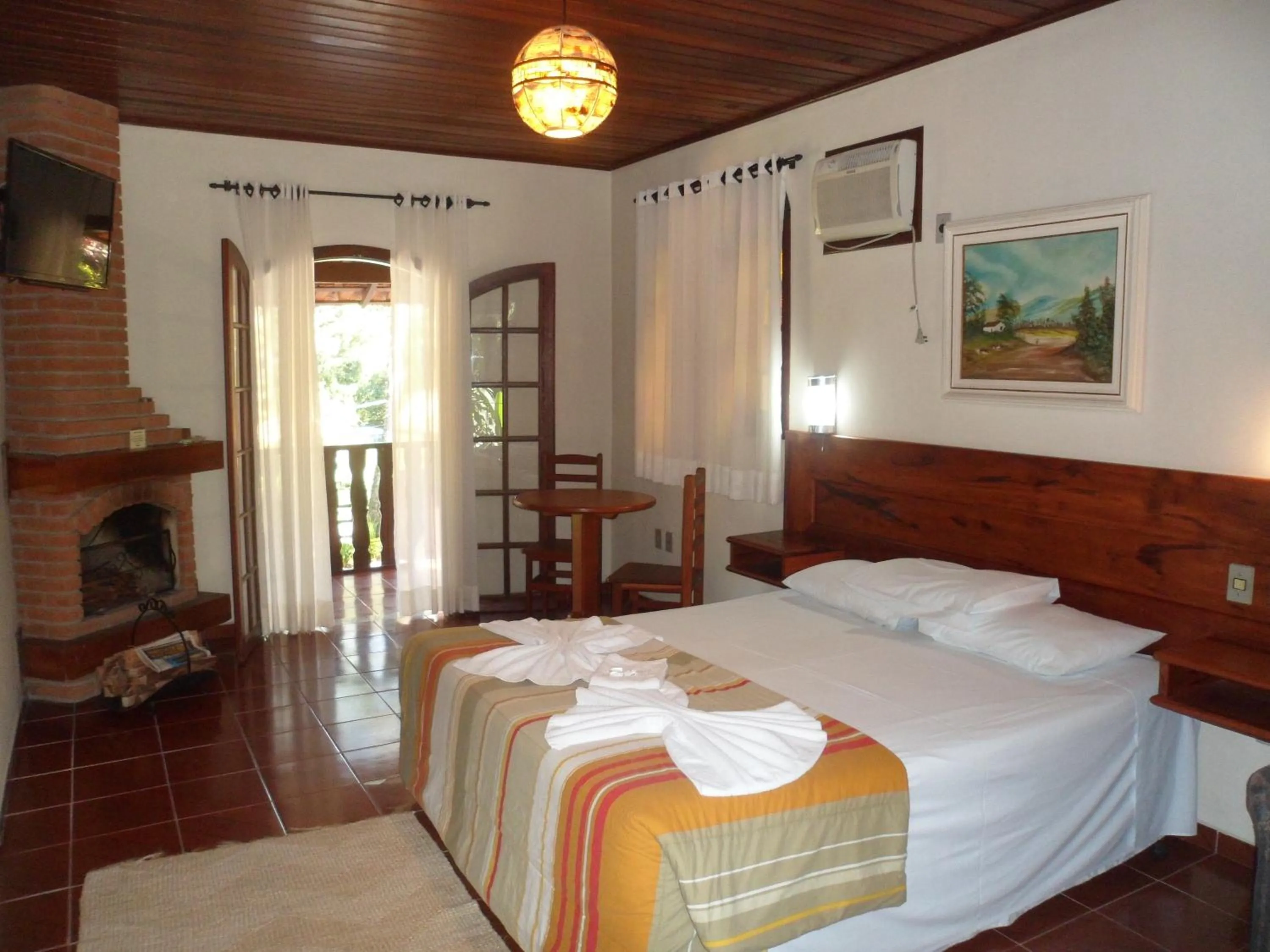 Day, Bed in Pousada Solar das Montanhas