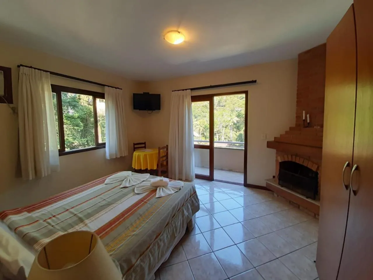 Bedroom, Bed in Pousada Solar das Montanhas